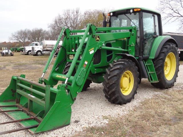 2012 John Deere 7130 MFWD, Deluxe Cab & Air Tractor