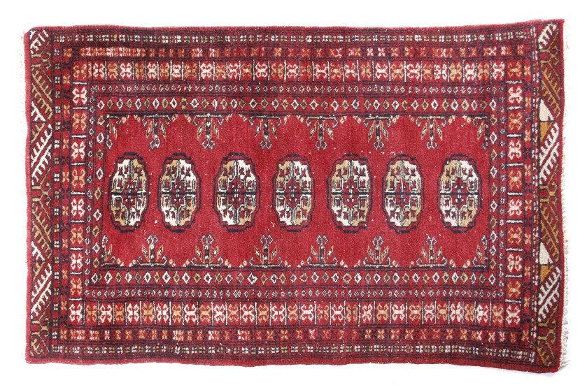 Persian Repeat-Medallion Style Woolen Rug