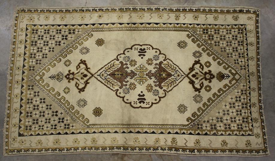 Persian Tabriz Style Hand Woven Wool Rug