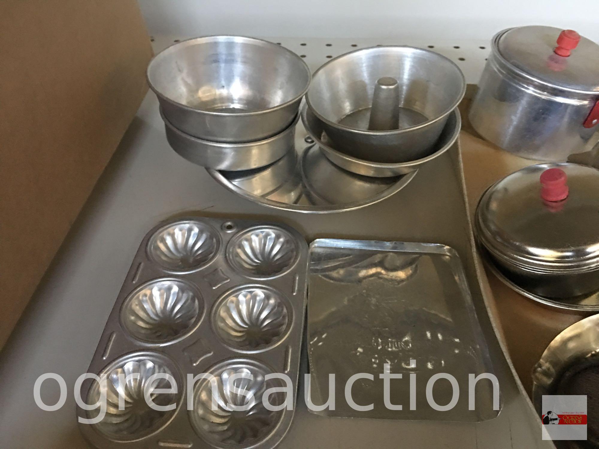 Vintage toy cookware/ bakeware/ utensils