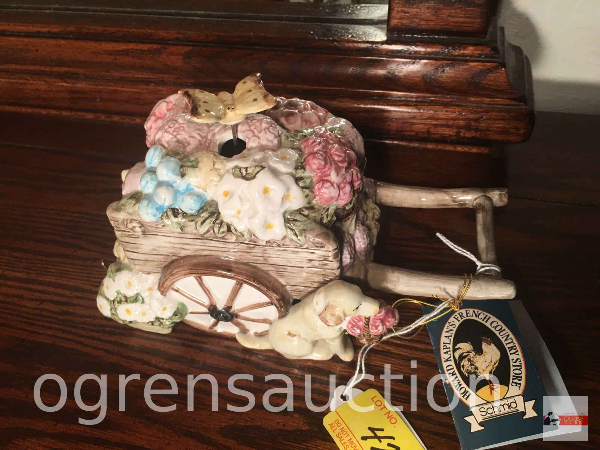 Schmid 1988 ceramic figural music box, French Country Store, made in Sri Lanka, plays Everything is