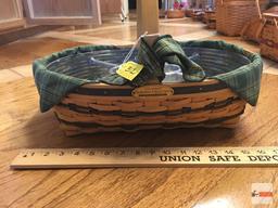 Longaberger Baskets - Handwoven, Dresden, Ohio, USA 1998 Hospitality basket w/liner & insert