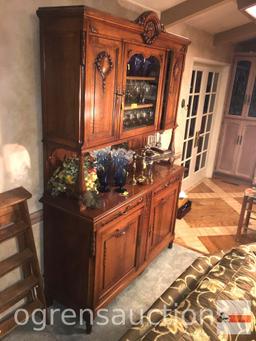 Furniture - Vintage buffet/china cabinet, mirrored backsplash, 3 door top, 3 drawer, 3 door base