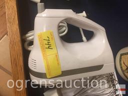 Kitchenware - KitchenAid hand mixer w/ turbo beaters and whisk