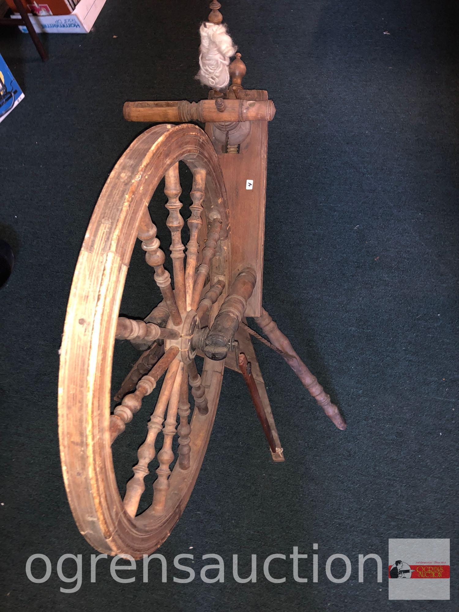 Vintage spinning wheel, needs some TLC