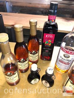 8 flavored syrups - Raspberry Framboise, Davinci Irish Cream, Walkins Black Walnut & Plum, Oscars