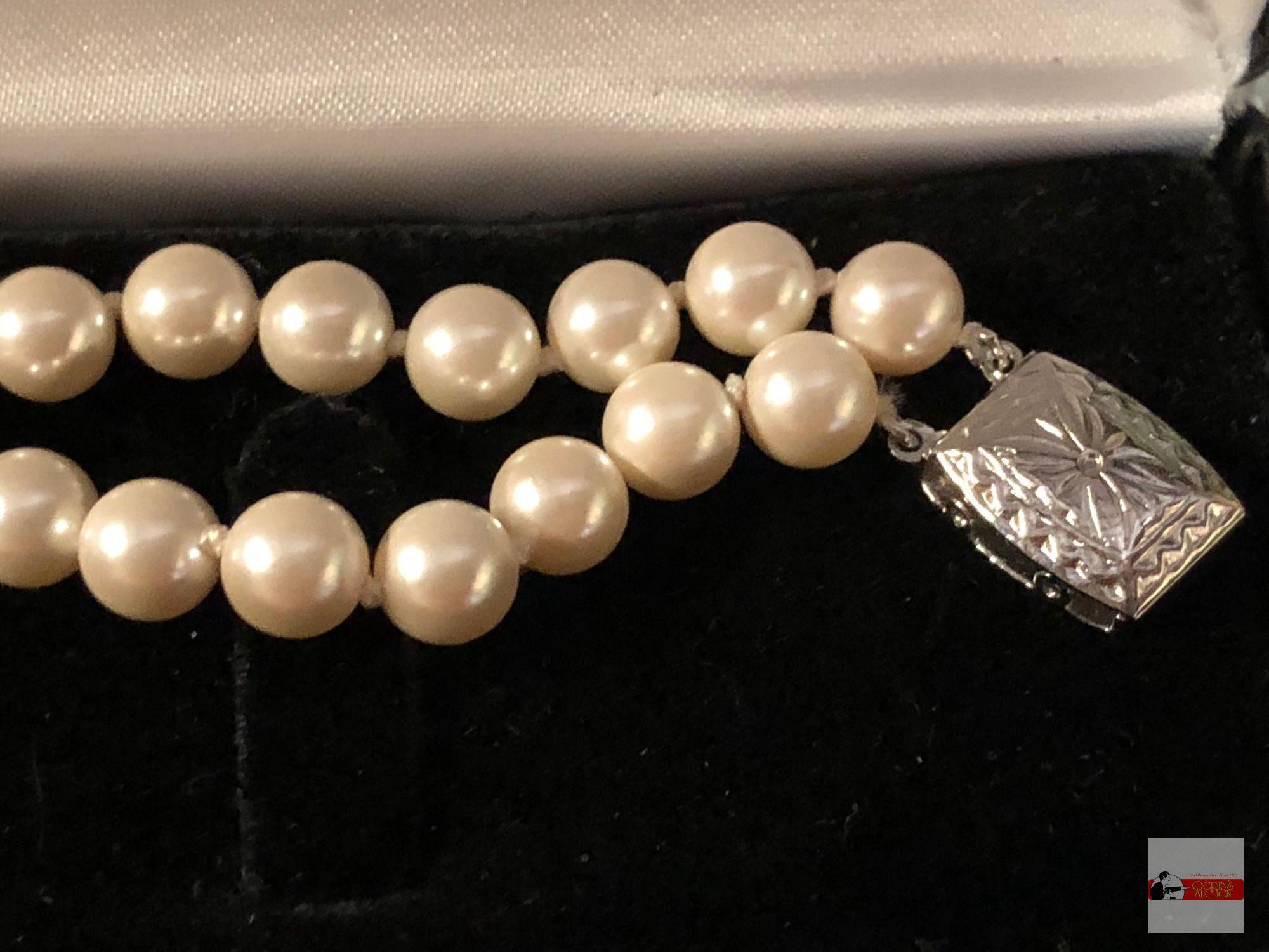 Jewelry - Bracelet - double strand pearl bracelet w/ G silver clasp