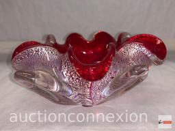 Art Glass - red, ruffled rim Bowl