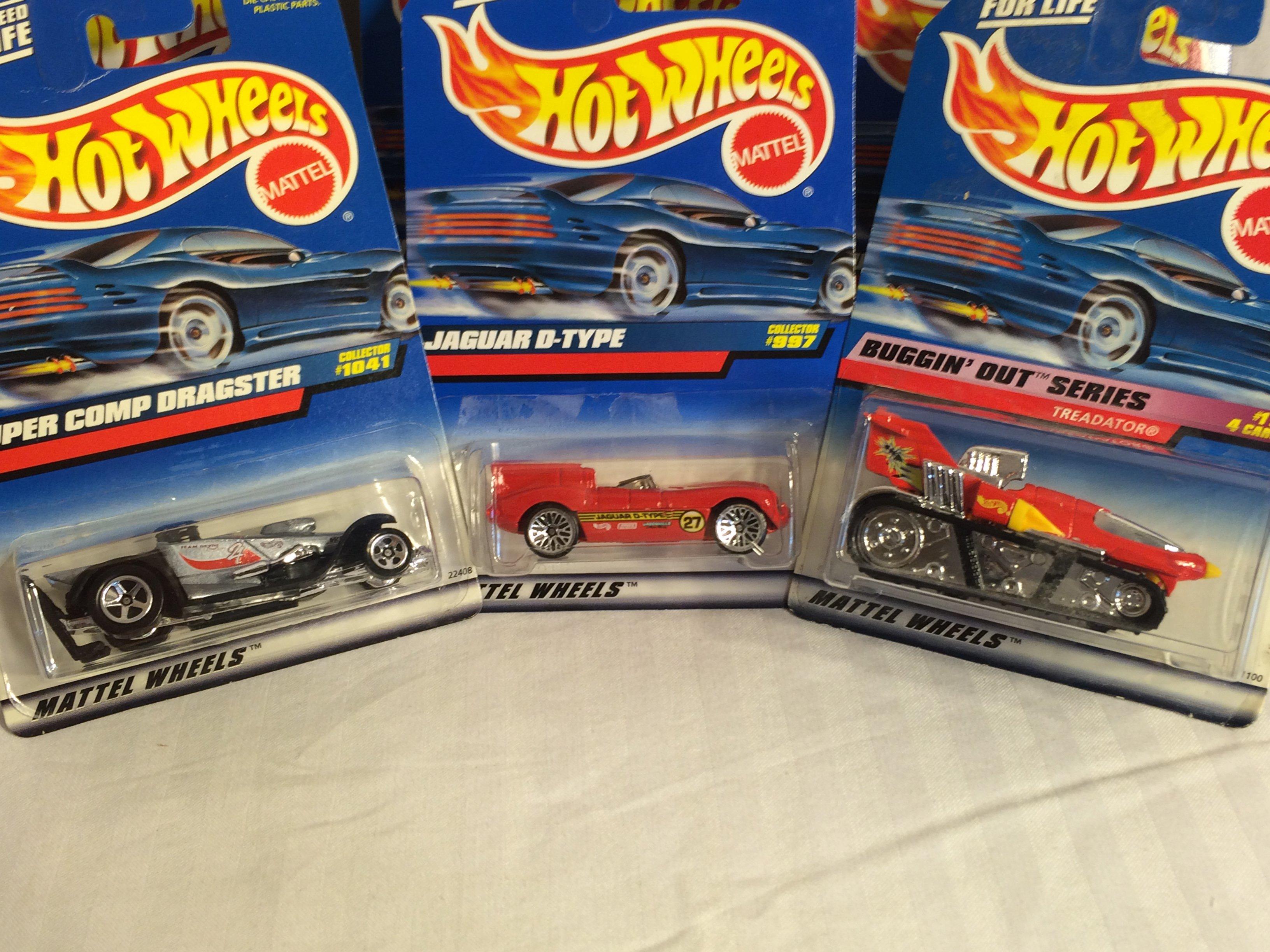 Lot of 6 Pieces Collector New in Package Hot wheels Mattel 1:64 Scale Die-Cast Metal & Plastic Parts