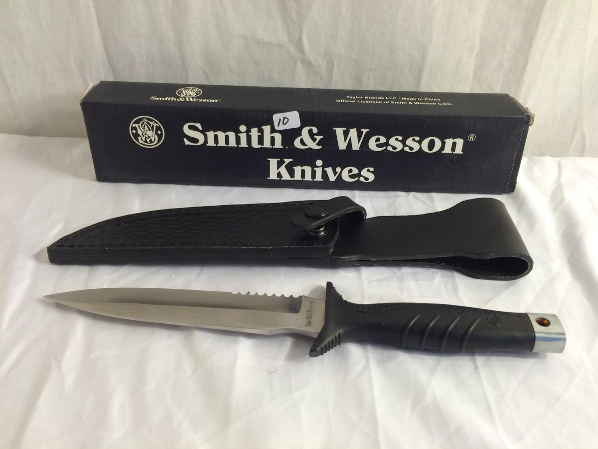 Collector Smith & Wesson Knives SW960 Large Hunting Knife Overall Length Size:11" Long