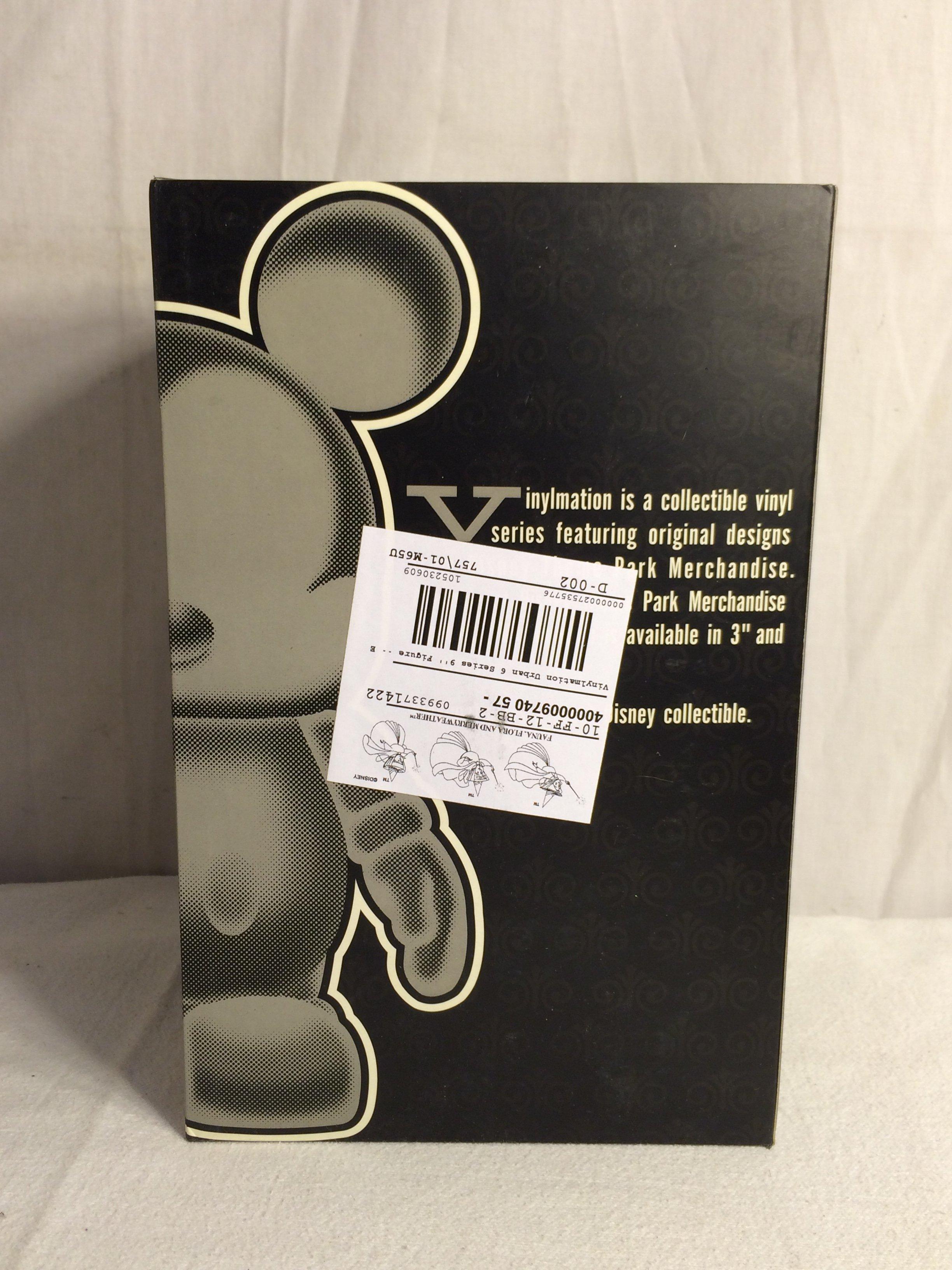 Collector Disney Vinylmation Urban #6 9" Vinyl Figure 6.3/4"W by 10.5" T box Size