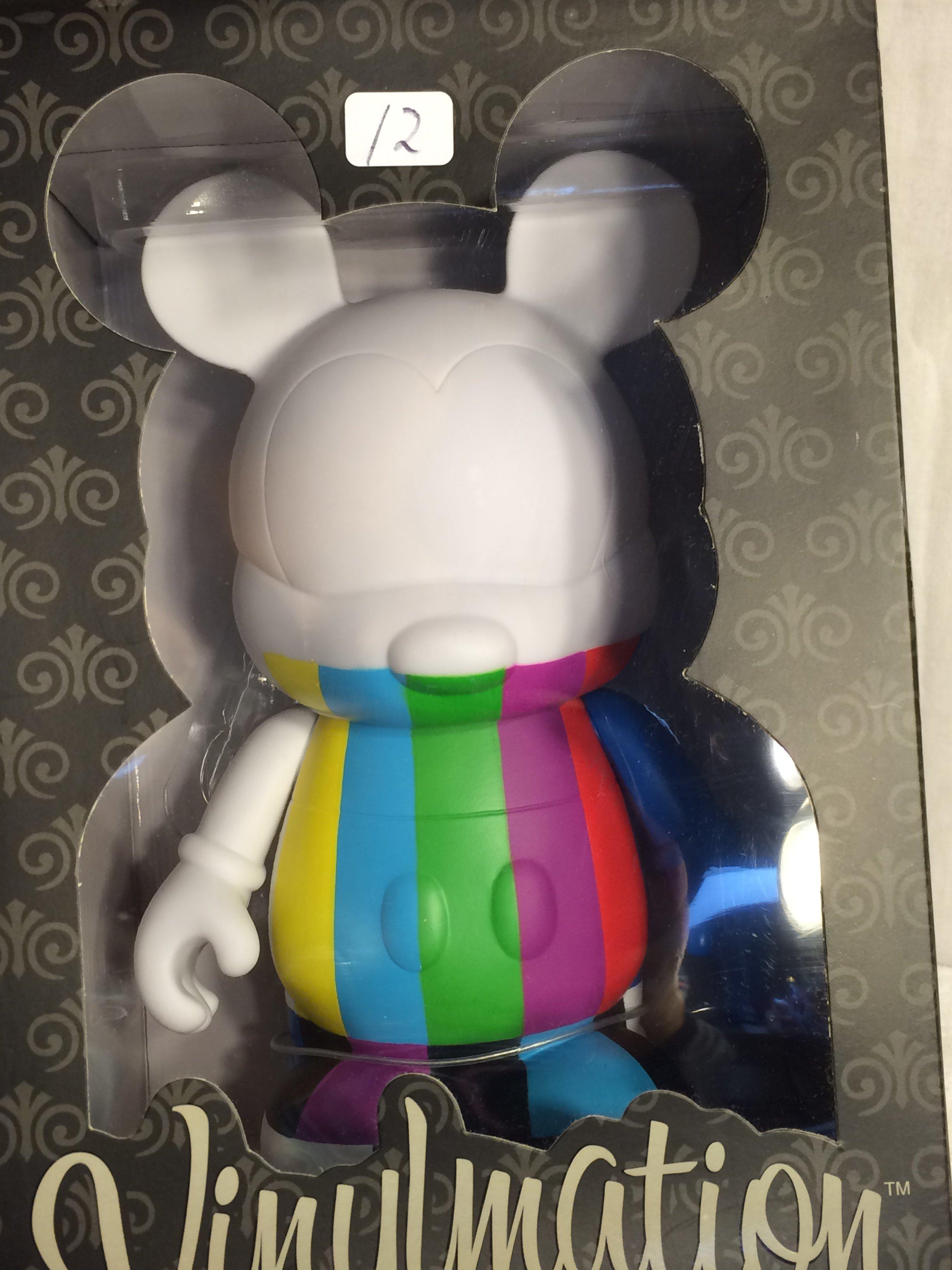 Collector Disney Vinylmation Urban #7 9"Vinyl Figure 6.3/4"W by 10.5" T box Size