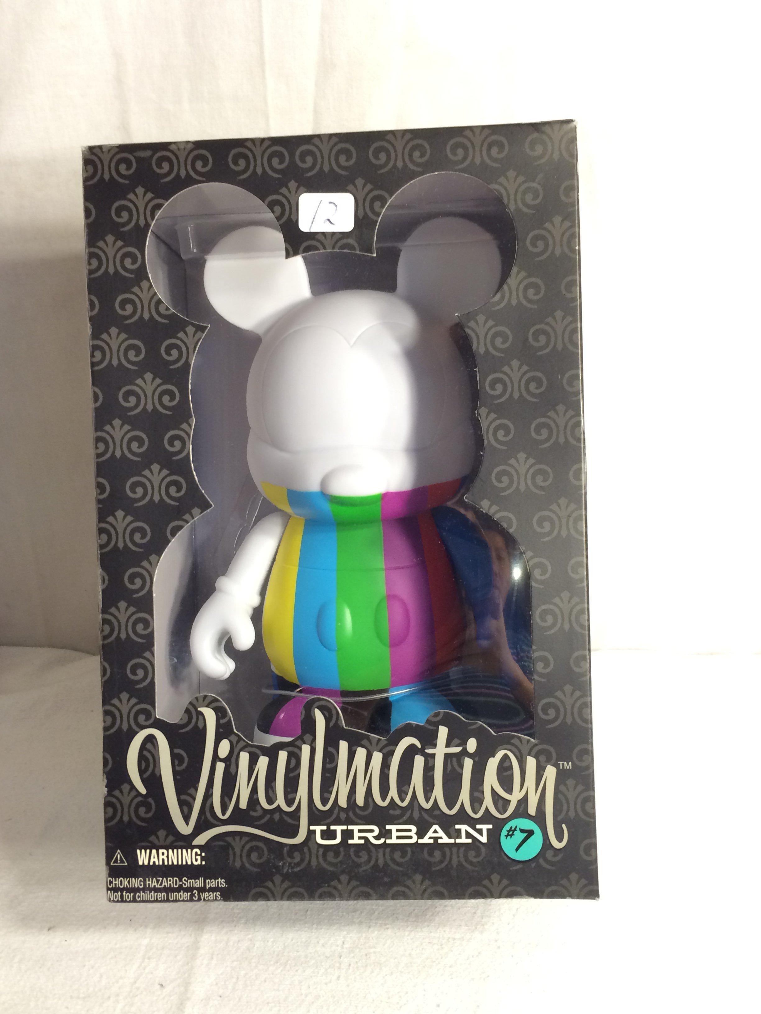 Collector Disney Vinylmation Urban #7 9"Vinyl Figure 6.3/4"W by 10.5" T box Size