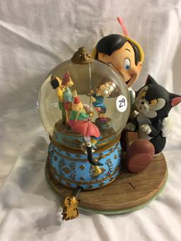 Collector Disney Pinocchio Figaro Musical Snow Globe BRAHMS WALTZ 8.5"Tall x7.3/8"Round