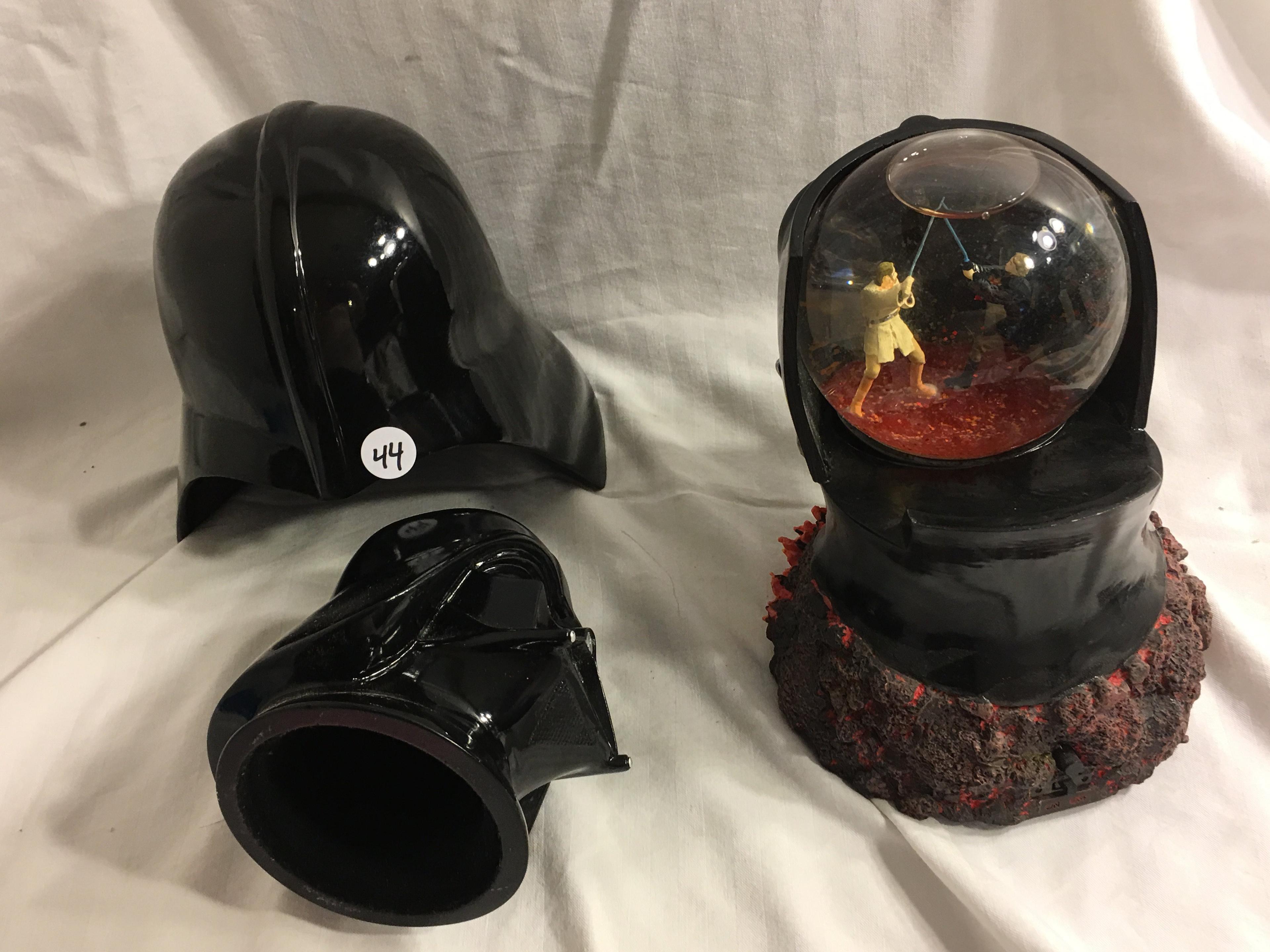 Lot of 2 Pieces Collector Star wars Darth Vader snowglobe lights and sounds Size:5-9"Tall