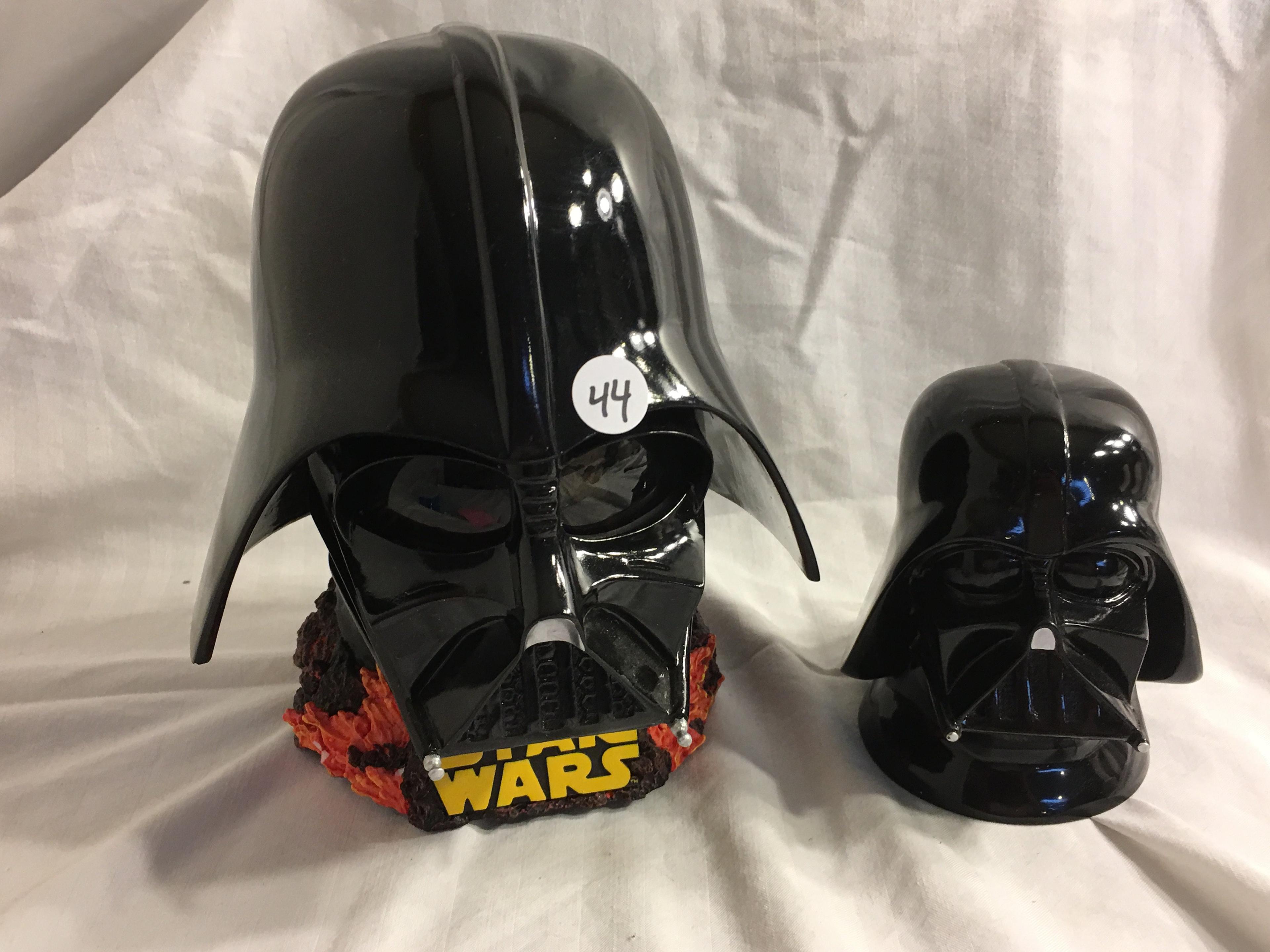 Lot of 2 Pieces Collector Star wars Darth Vader snowglobe lights and sounds Size:5-9"Tall