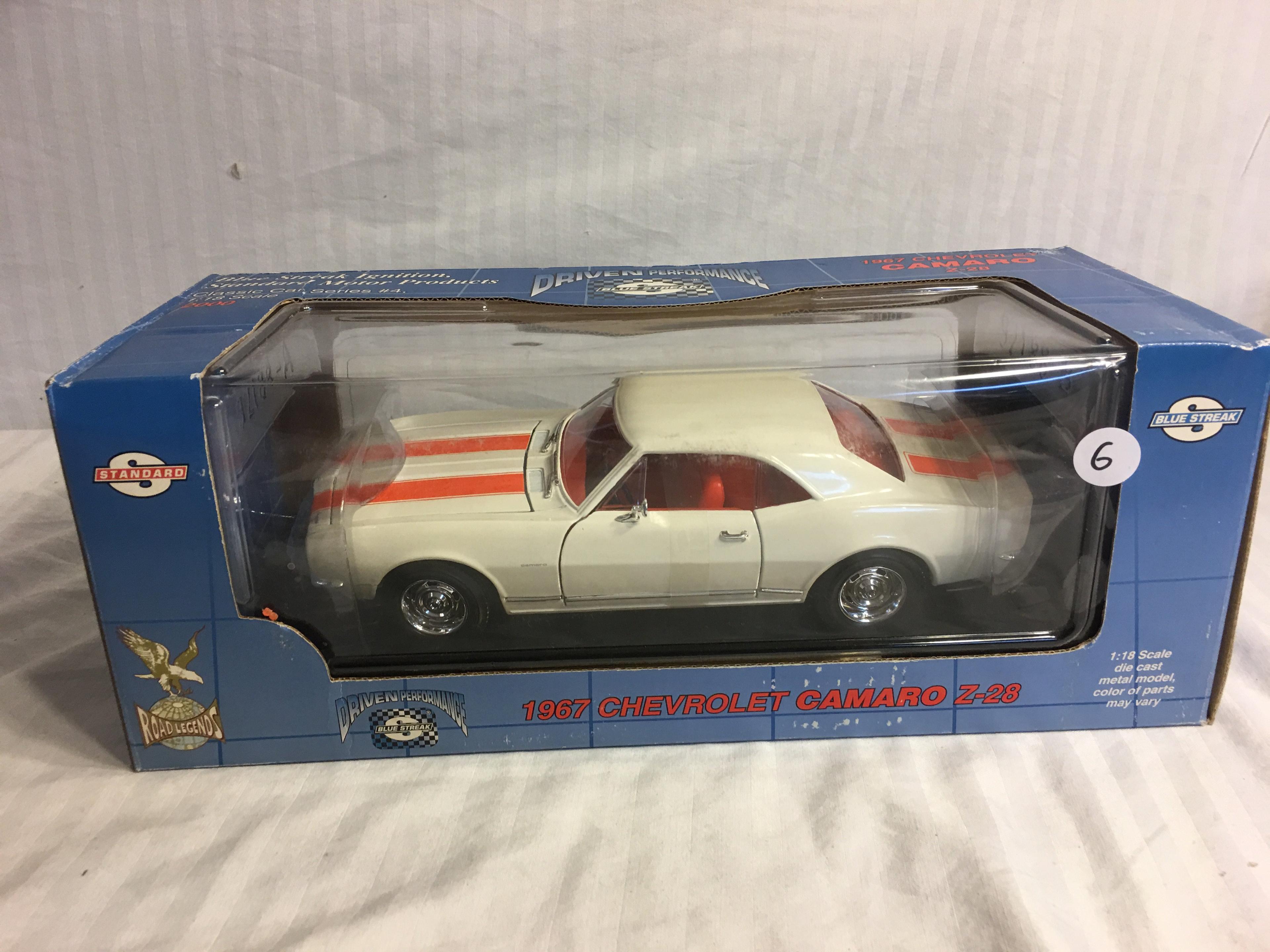 Collector Road Legends 1967 Chevrolet Camaro Z-28 1:18 Scale Die-cast Metal Series #4