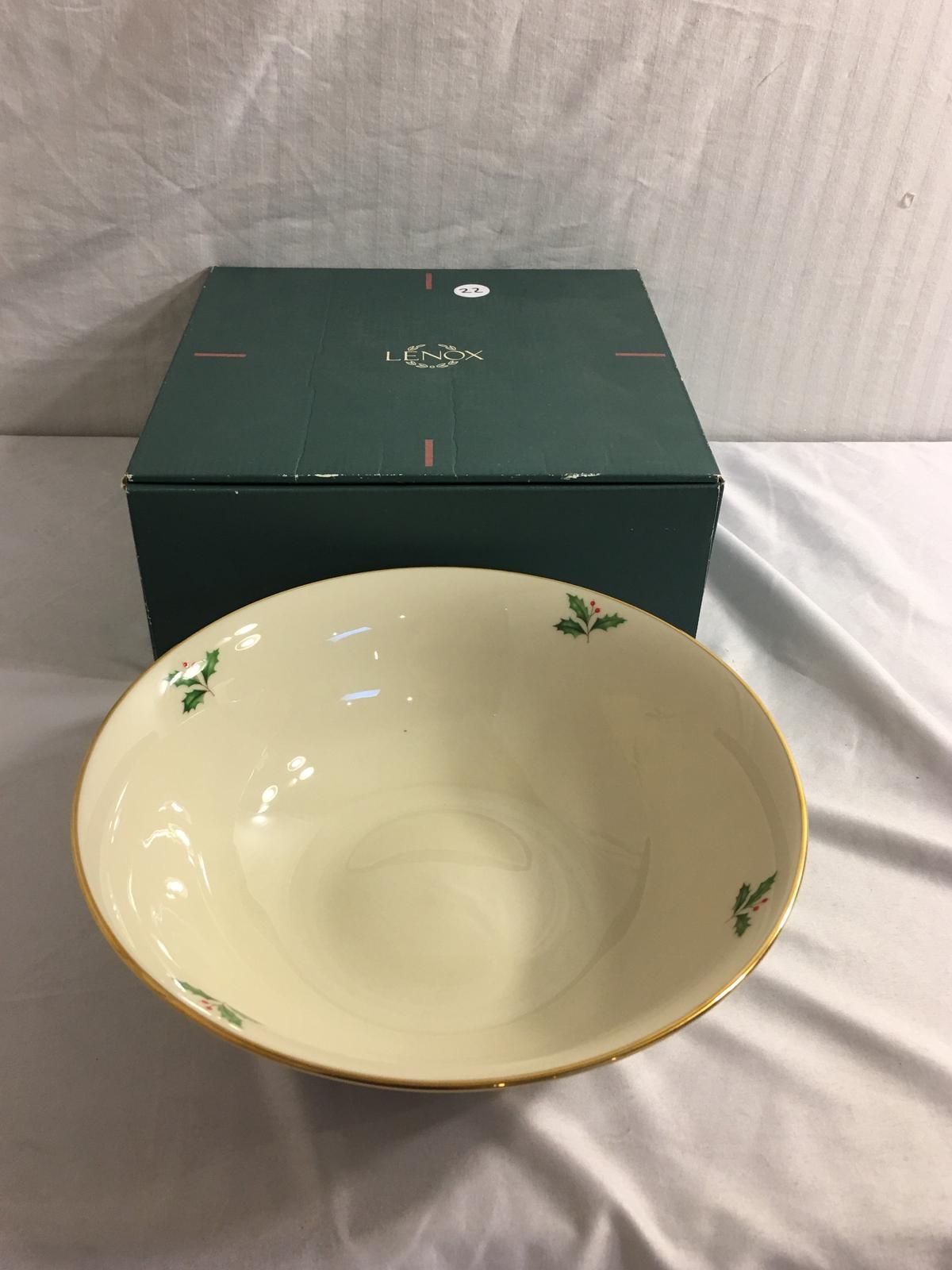 Collector Holiday Lenox Fine Ivory Round Centeroiece Bowl Box Size:9.7/8" by 9.7/8" - See Pictures