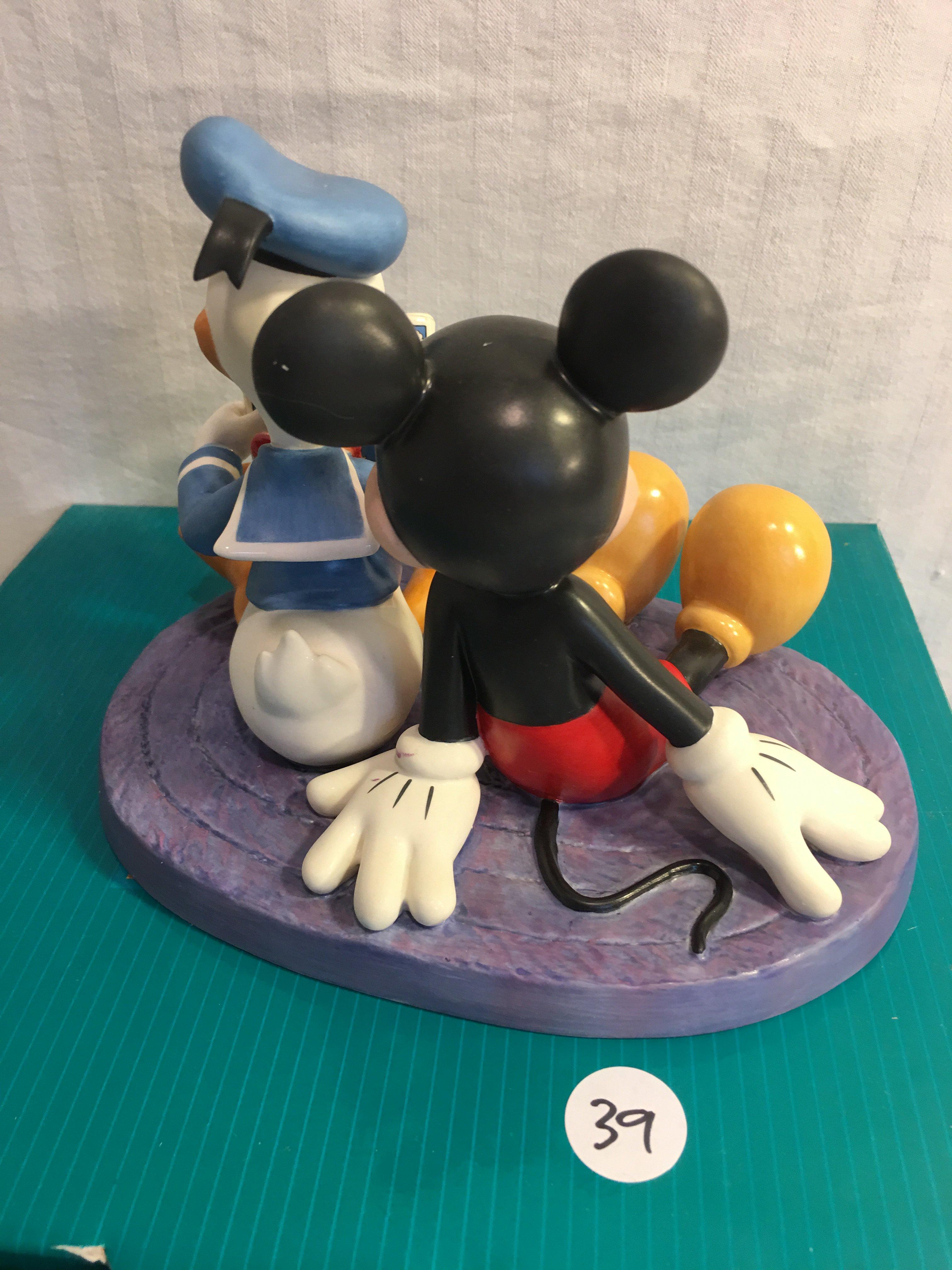 Collector RARE  Classic Walt Disney Collection 4020463 Donald & Mickey Reading Comic Disney 7"T