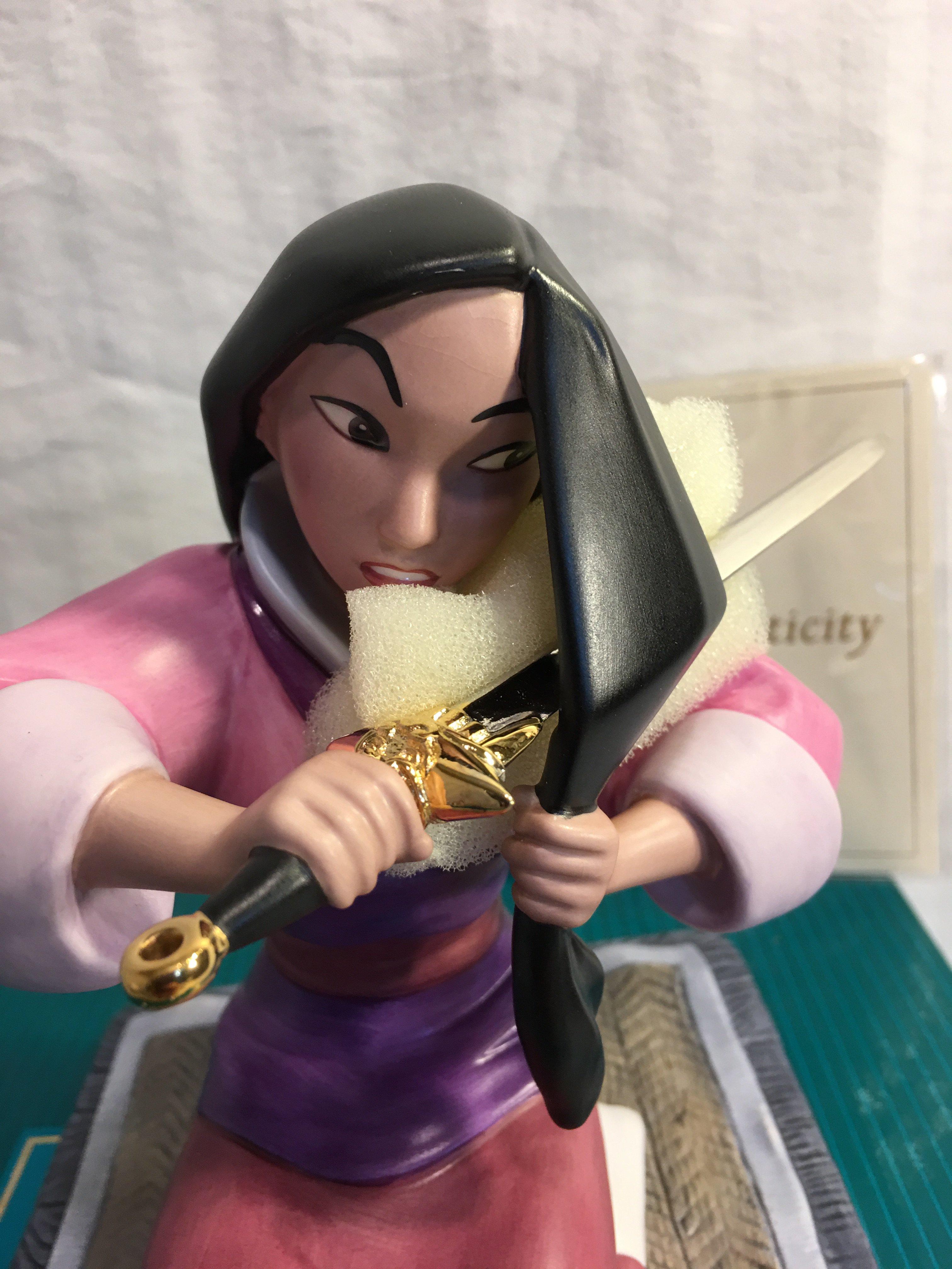 Collector Classics Walt Disney Collection "Honorable Decision Mulan Figurine Box Size:9x9.5"