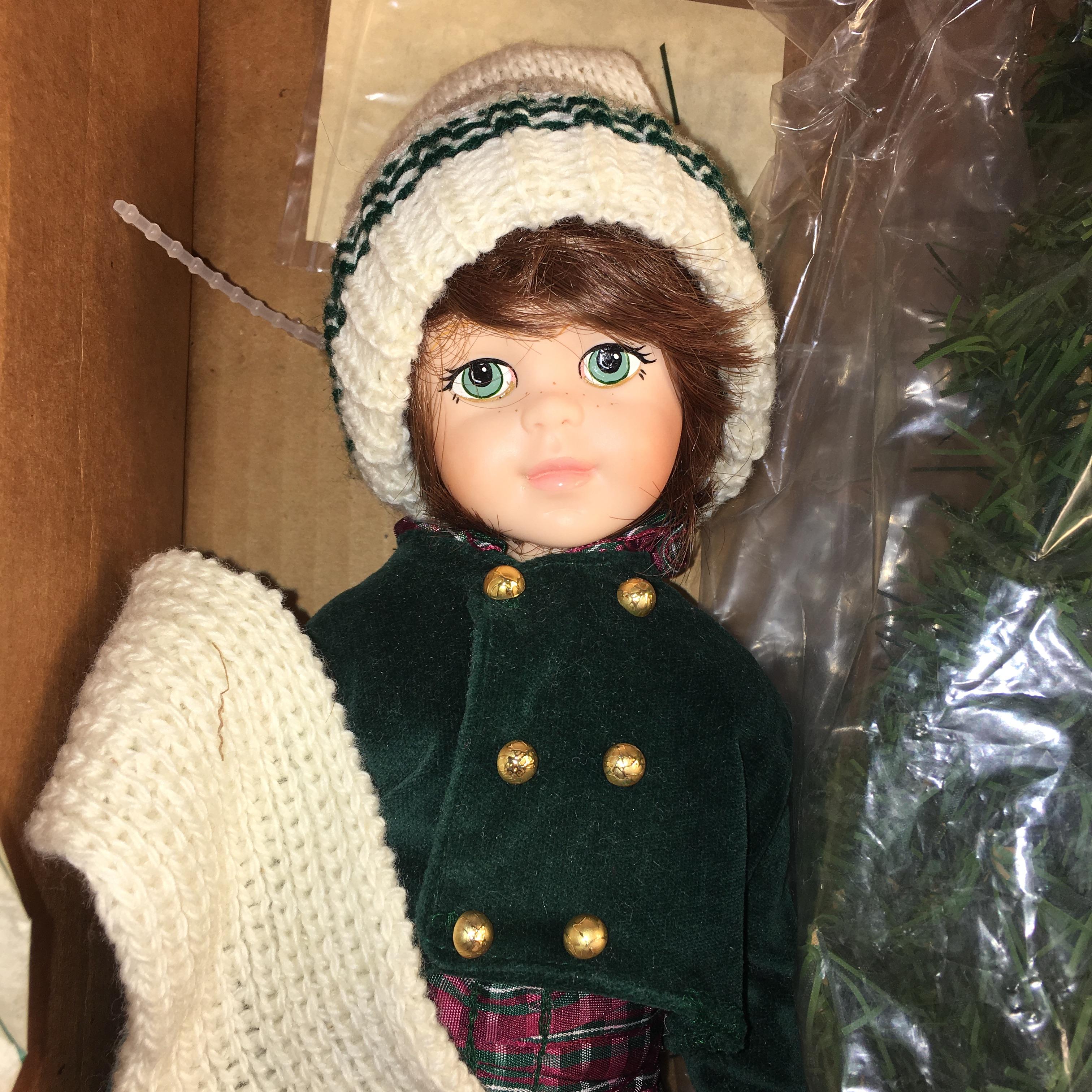 Collector 1988 Robin Woods The Christmas Collection "Dickens" Doll 18"tall Box Size