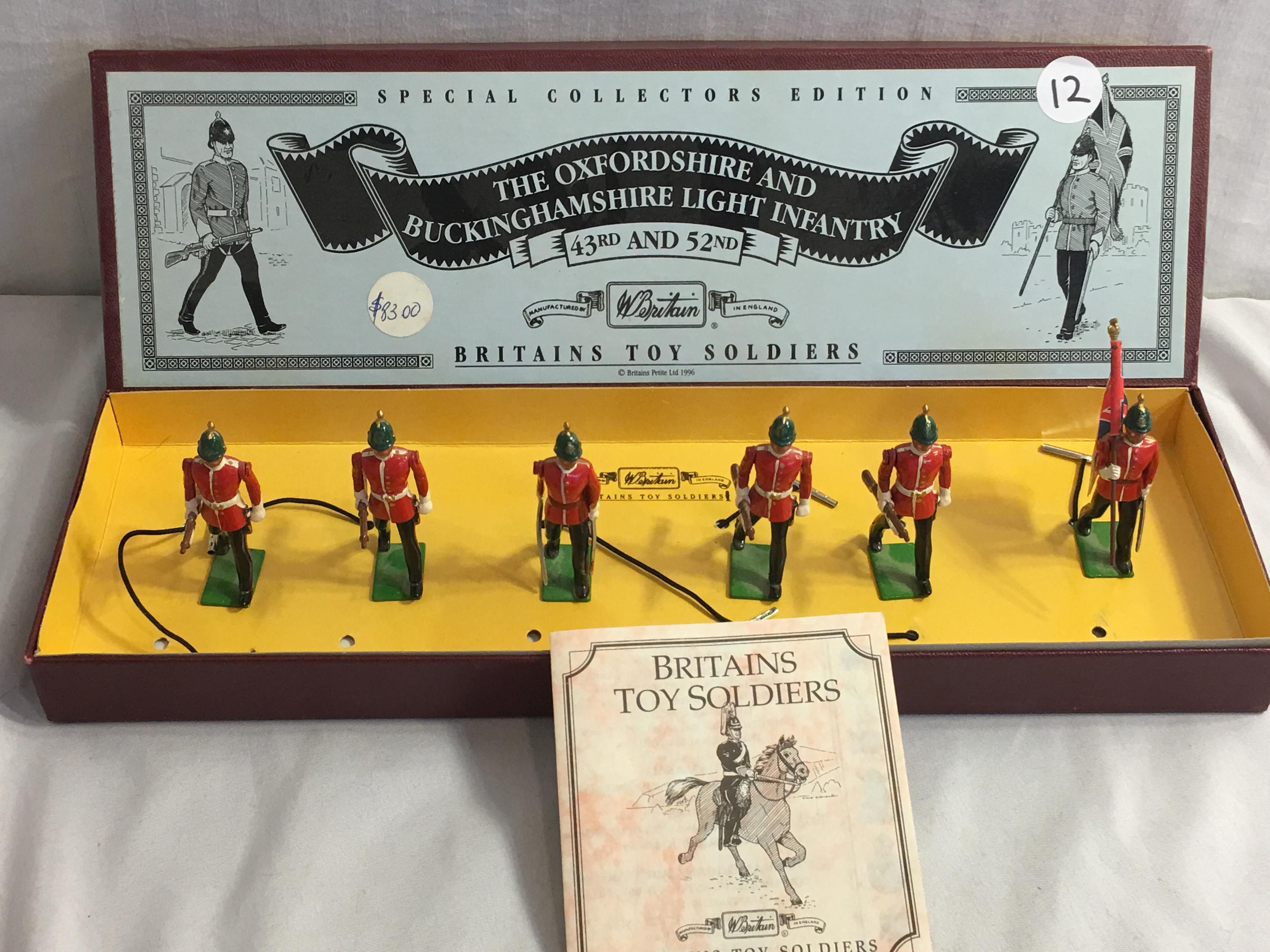 Collector 1996 Britains Oxford & Bucks Regiment Hand Painted Metal Model Figures Box: 4"x12"