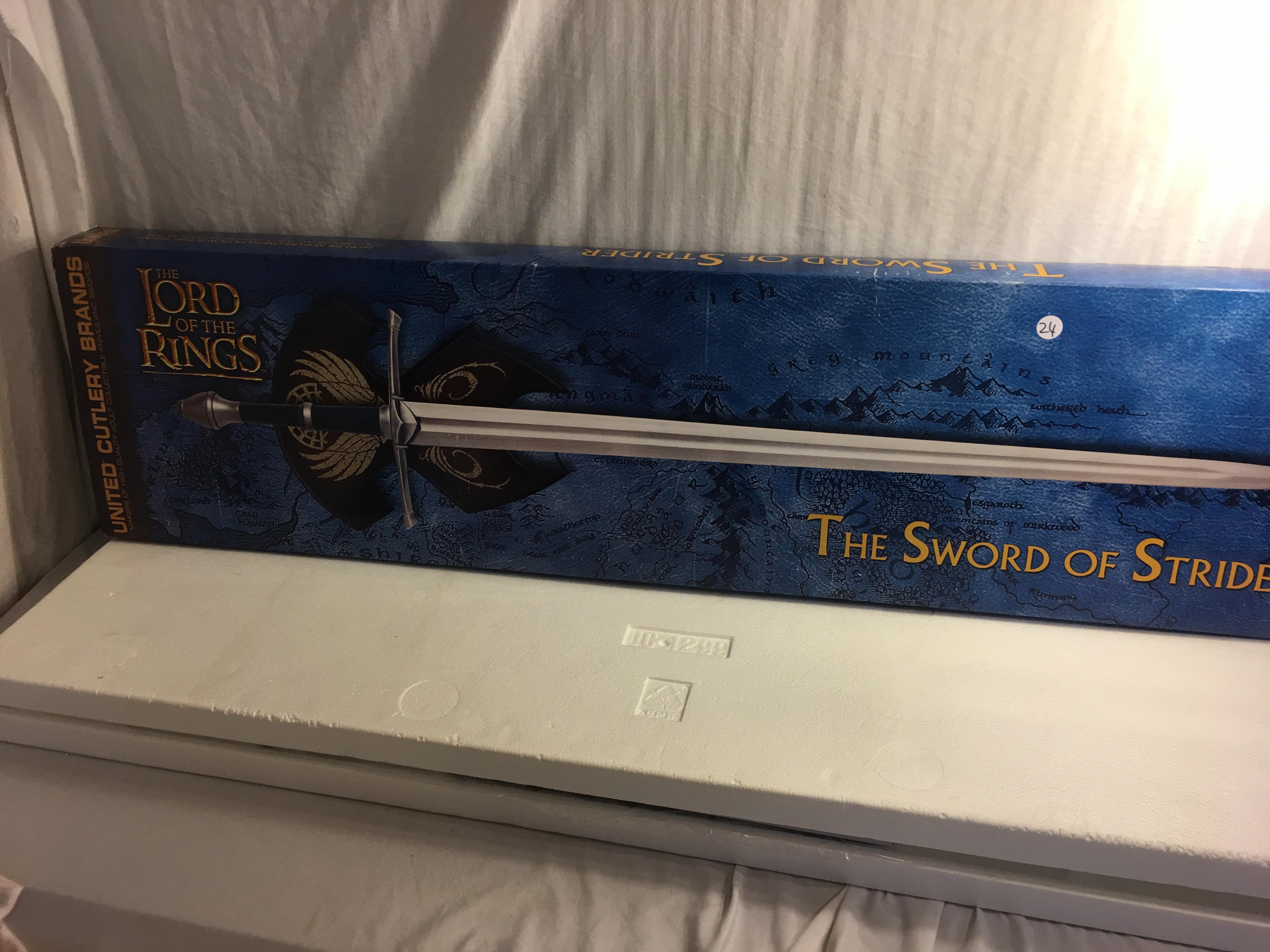 Collector United Cutlery The Lord of the Rings The Sword of Strider w/ Mount Box: 49"x11"