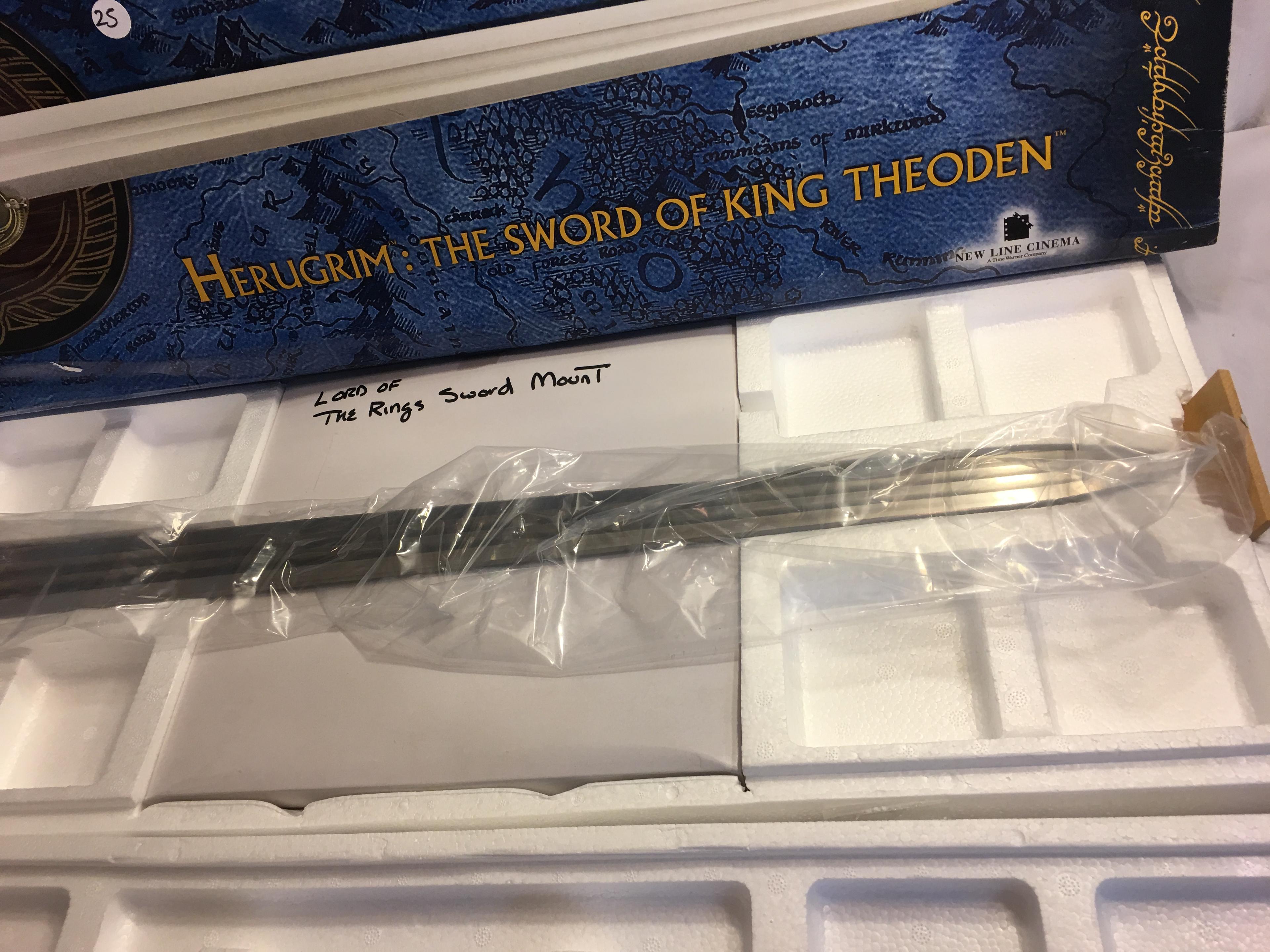 Collector United Cutlery The Lord of the Rings Herugrim: the Sword of King Theoden w/ Mount