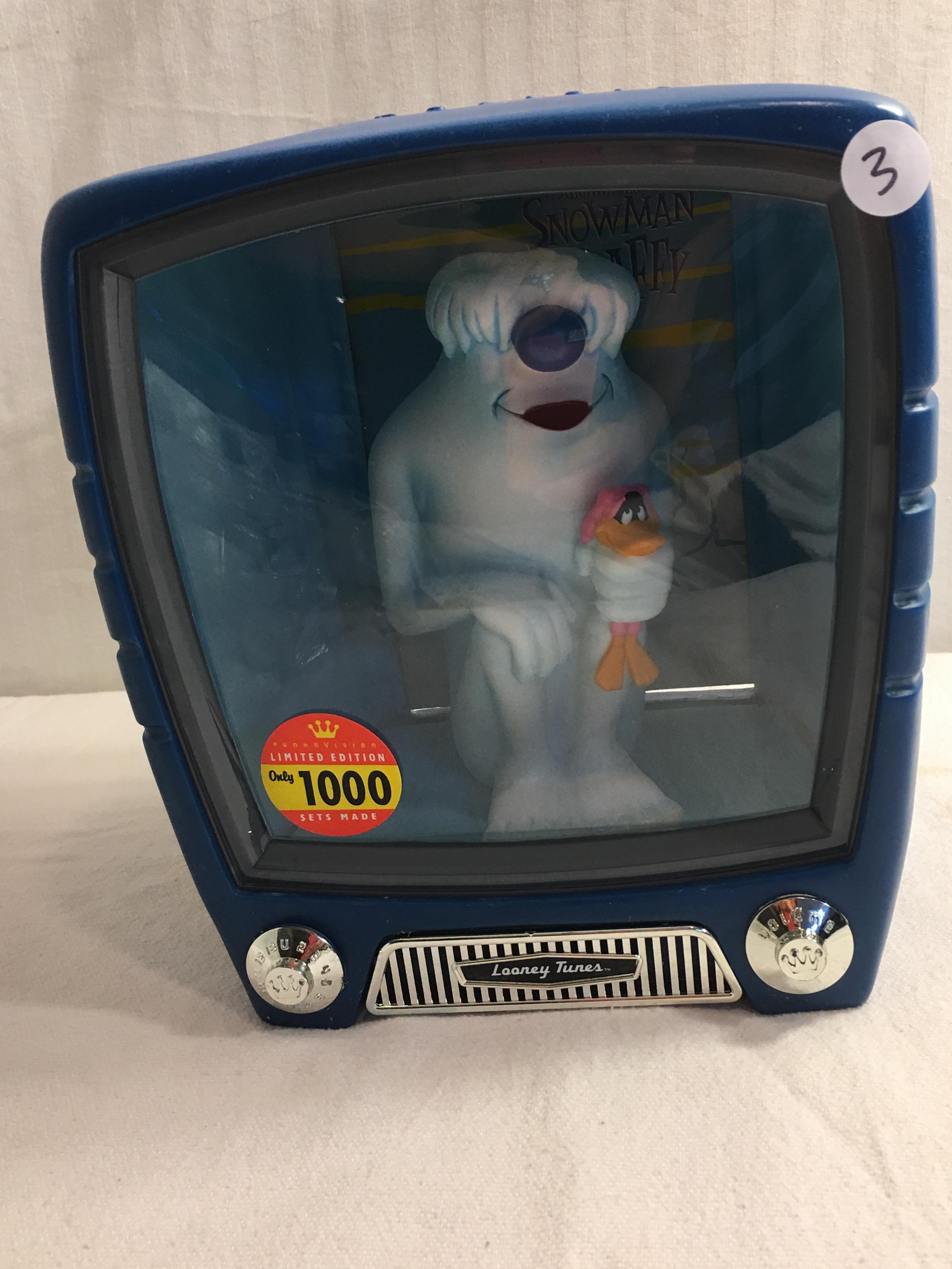 Collector Funko Looney Tunes Abominable Snowman & Daffy Duck Figure 9"x8"