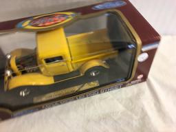 Collector NIB Road Legends 1934 Pick Up Pro Street Die Cast Metal 1:18 Scale Yellow Pickup