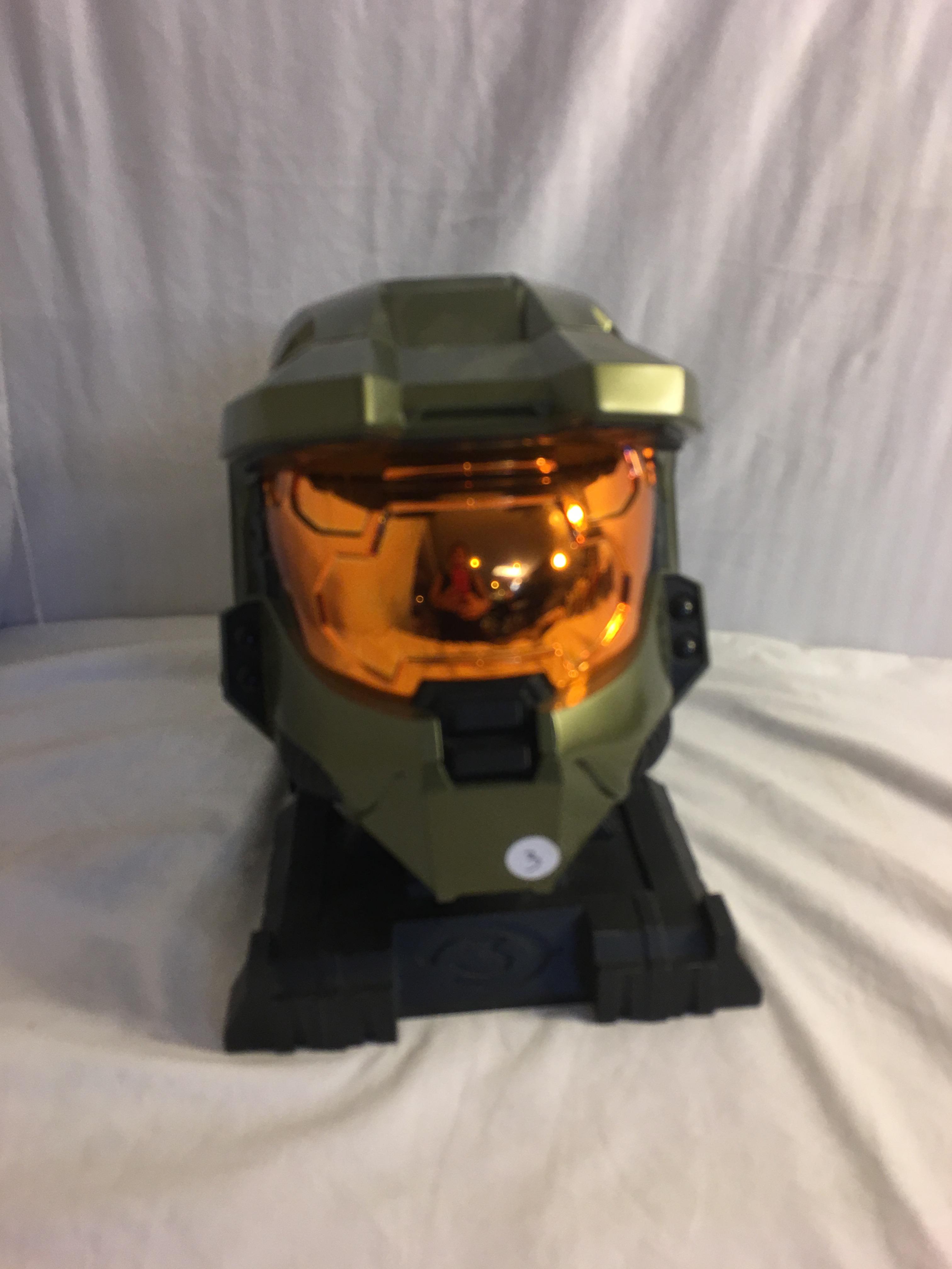 Collector Halo 3 Legendary Edition Master Chief Helmet  No Game Size: 11" by 11"