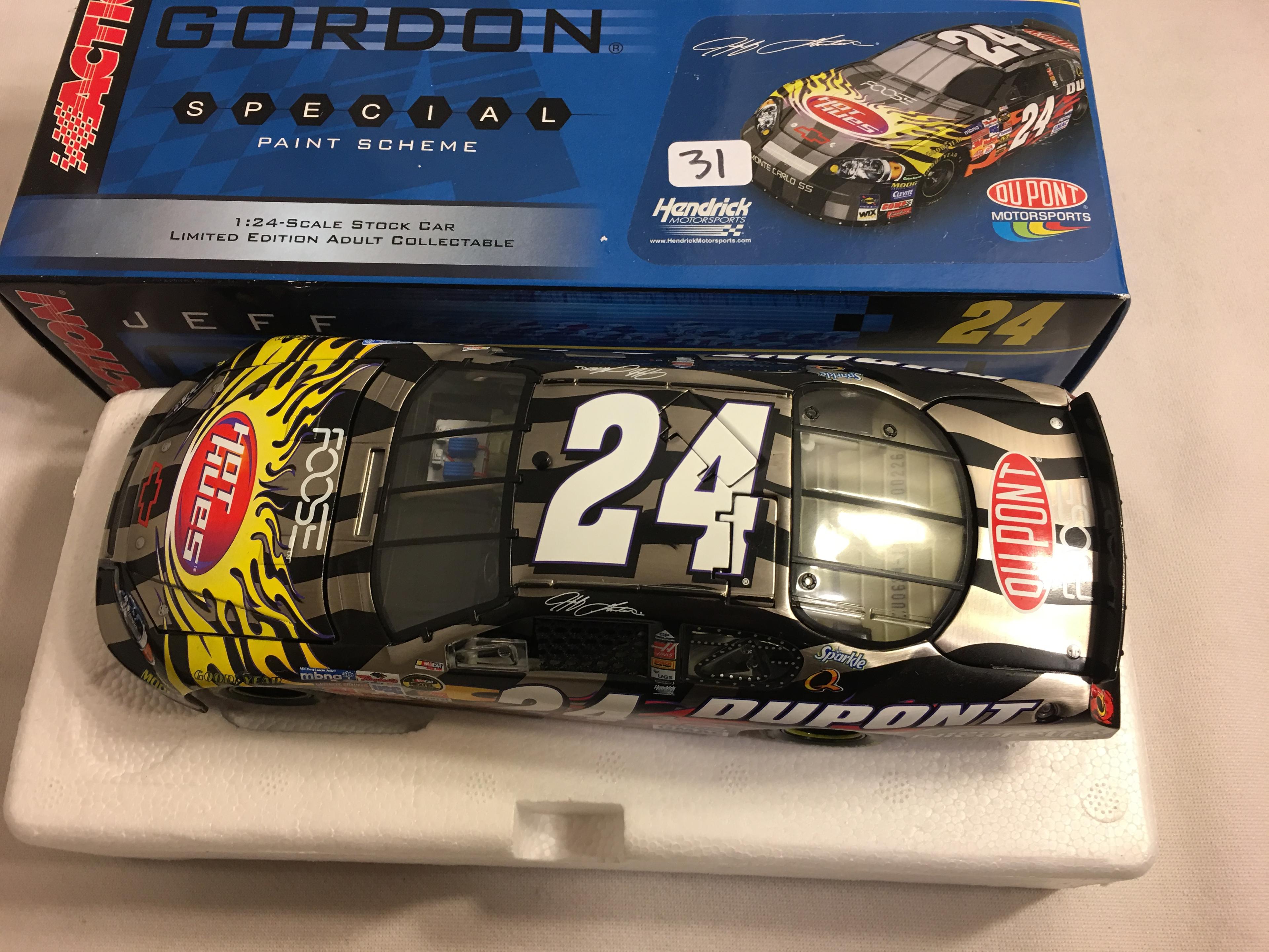 2006 MC Brushed Metal Jeff Gordon #24 DuPont/Foose Custom Design 1 of 504 Scale 1:24 Stock