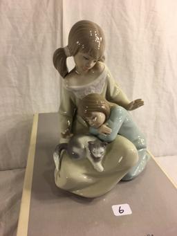 Collector Ritired Lladro " Little Sister" Figurine #1534, Retired Fiurine Box Size: 13.5x7.5x5" Box