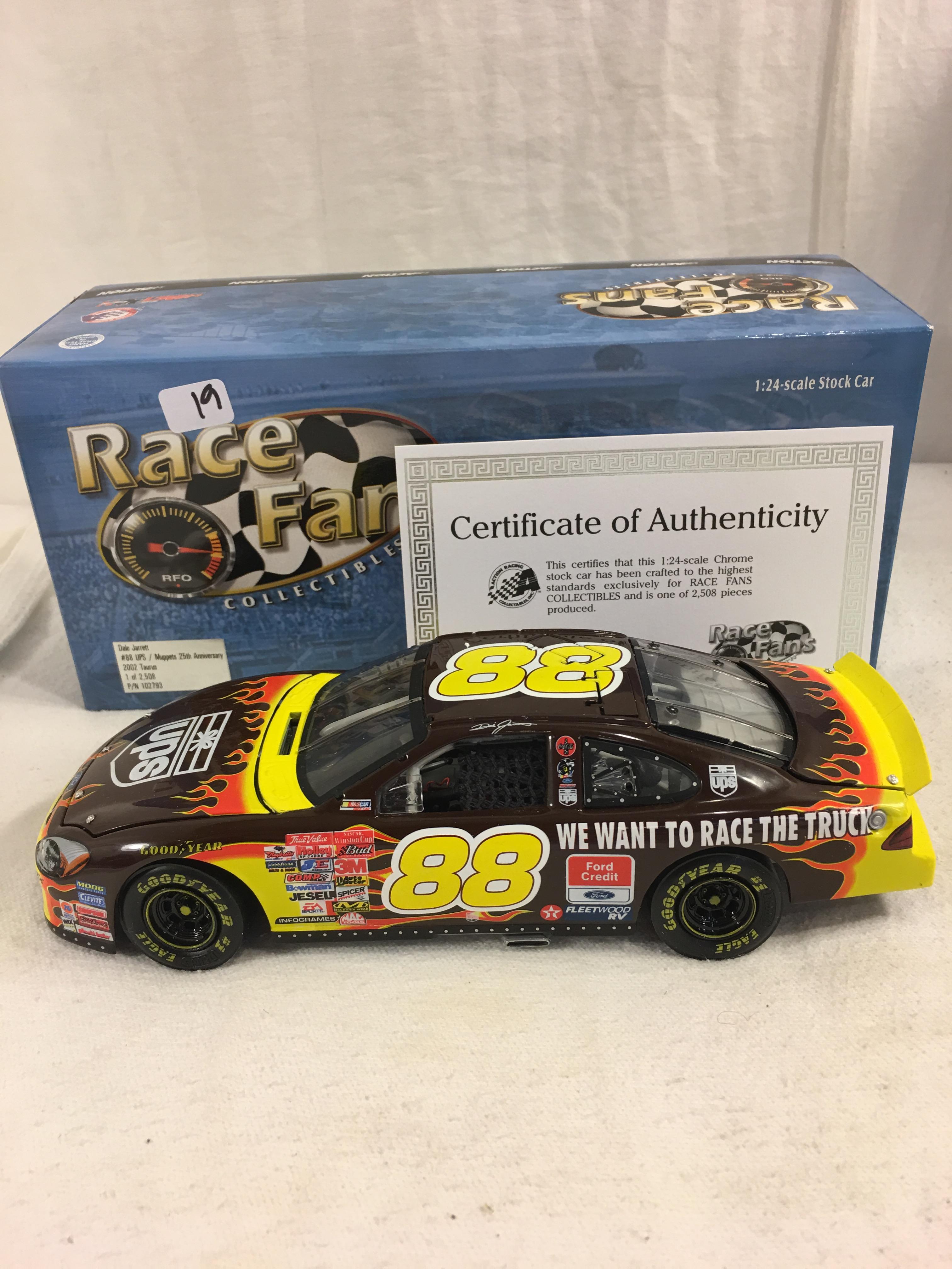 Race Fans Action Dale Jarrett #88 UPS/Muppets 25th Annv. 2002 Taurus 1:24 Scale Stock Car