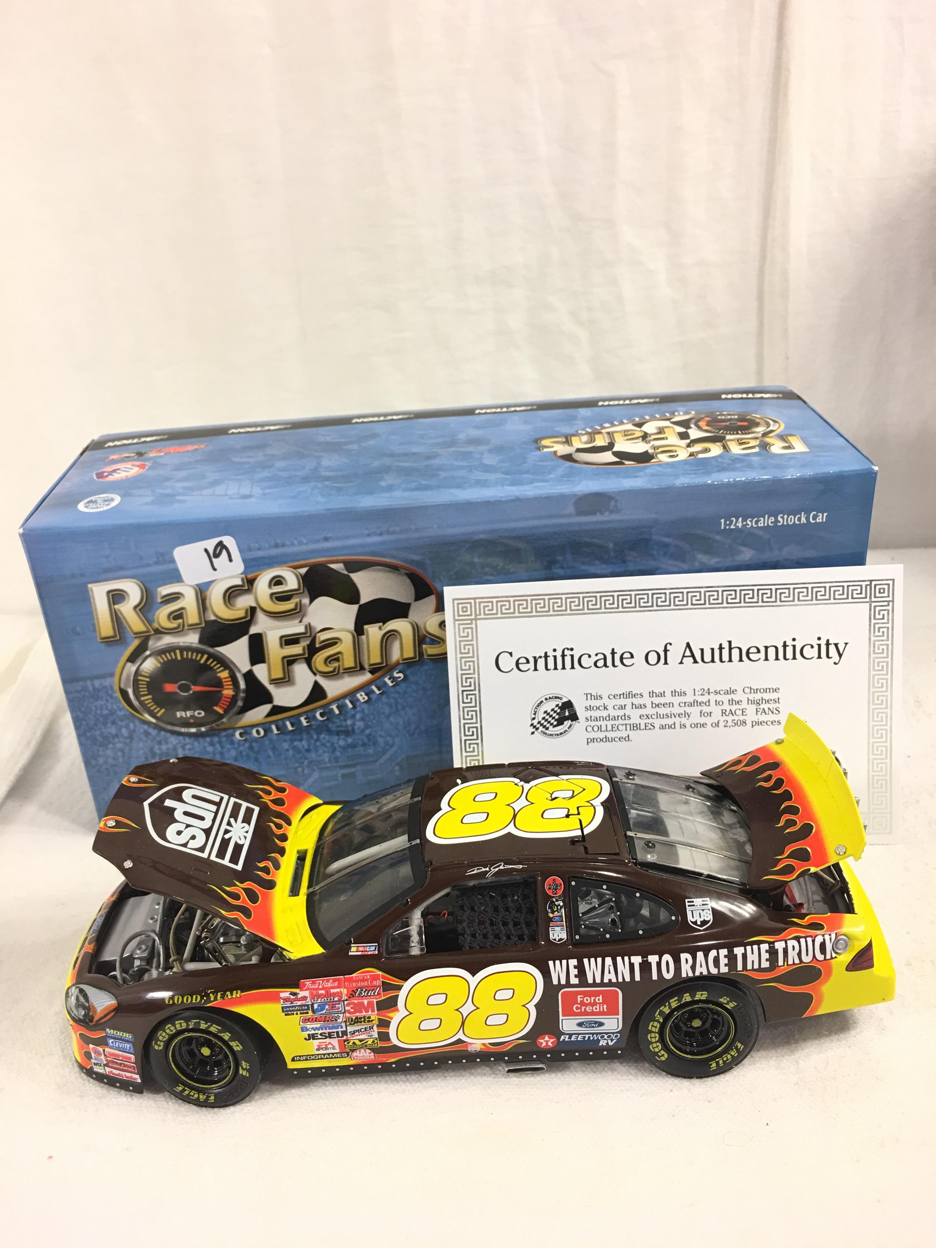 Race Fans Action Dale Jarrett #88 UPS/Muppets 25th Annv. 2002 Taurus 1:24 Scale Stock Car