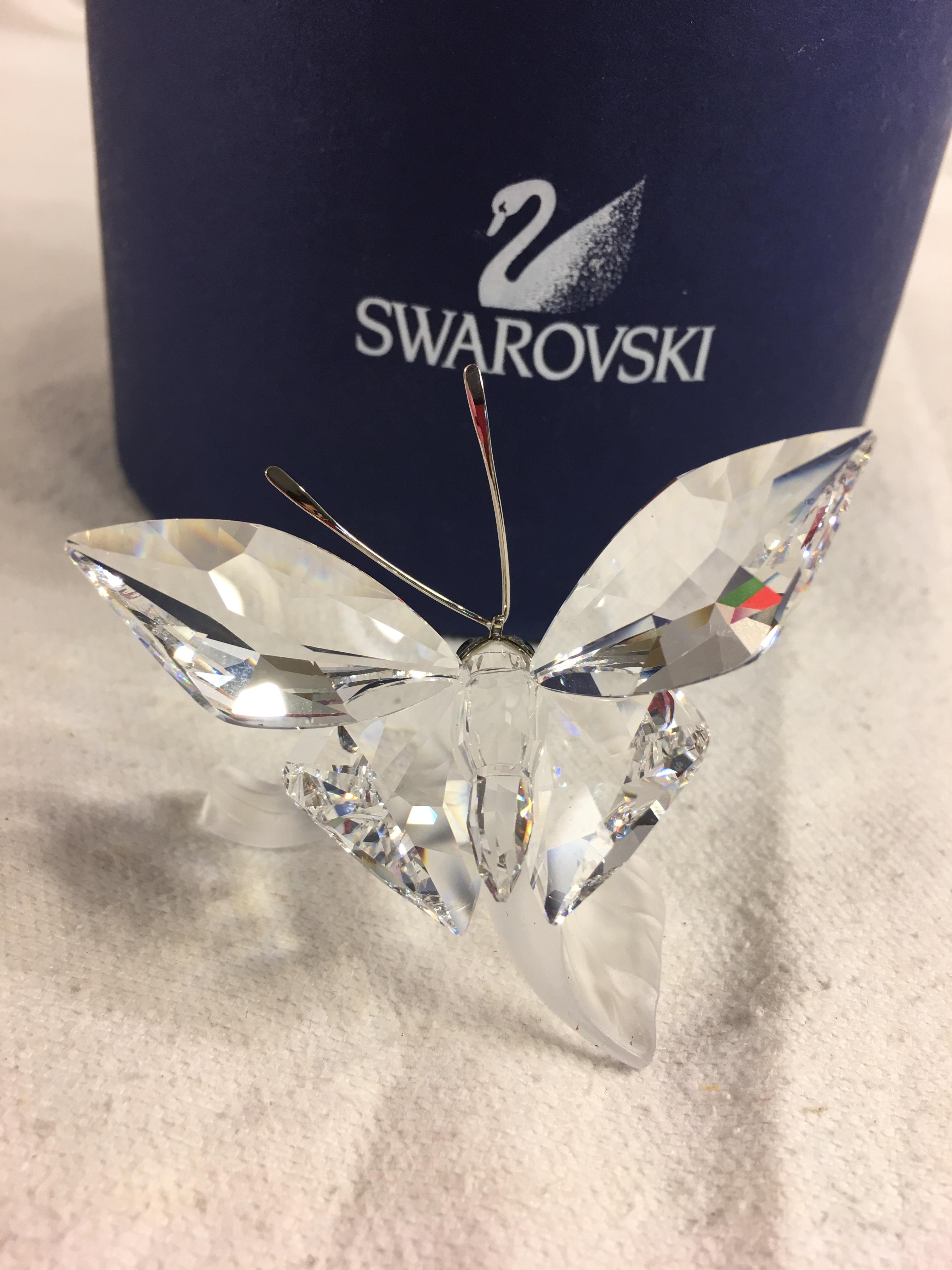 Collector Swarovski Butterfly on leaf #182920 Figurine in original box