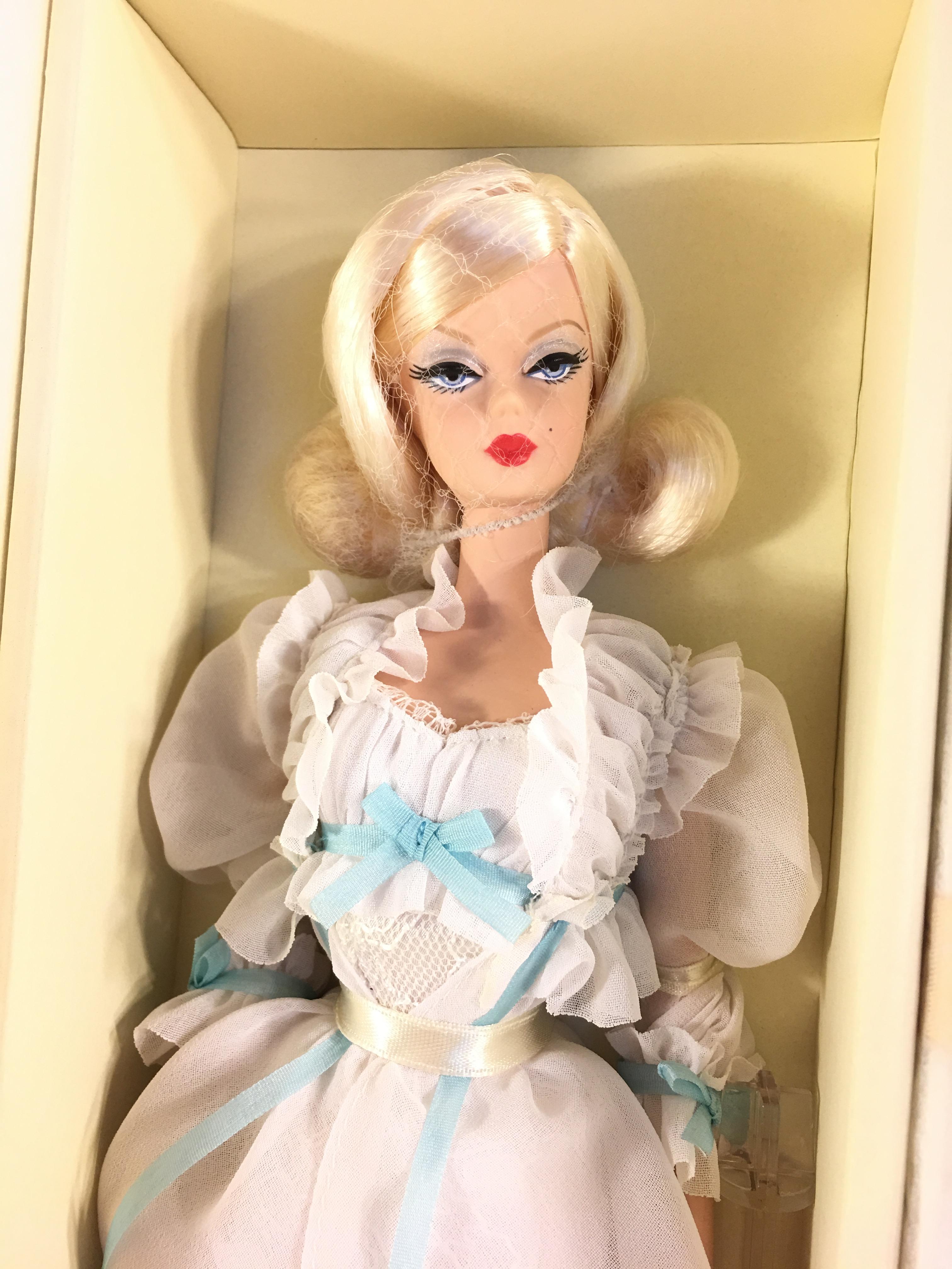 NIB Collector Genuine Silkstone Body Gold Label "The Ingenue" Fashion Model Barbie Doll Box: 13.5"x4