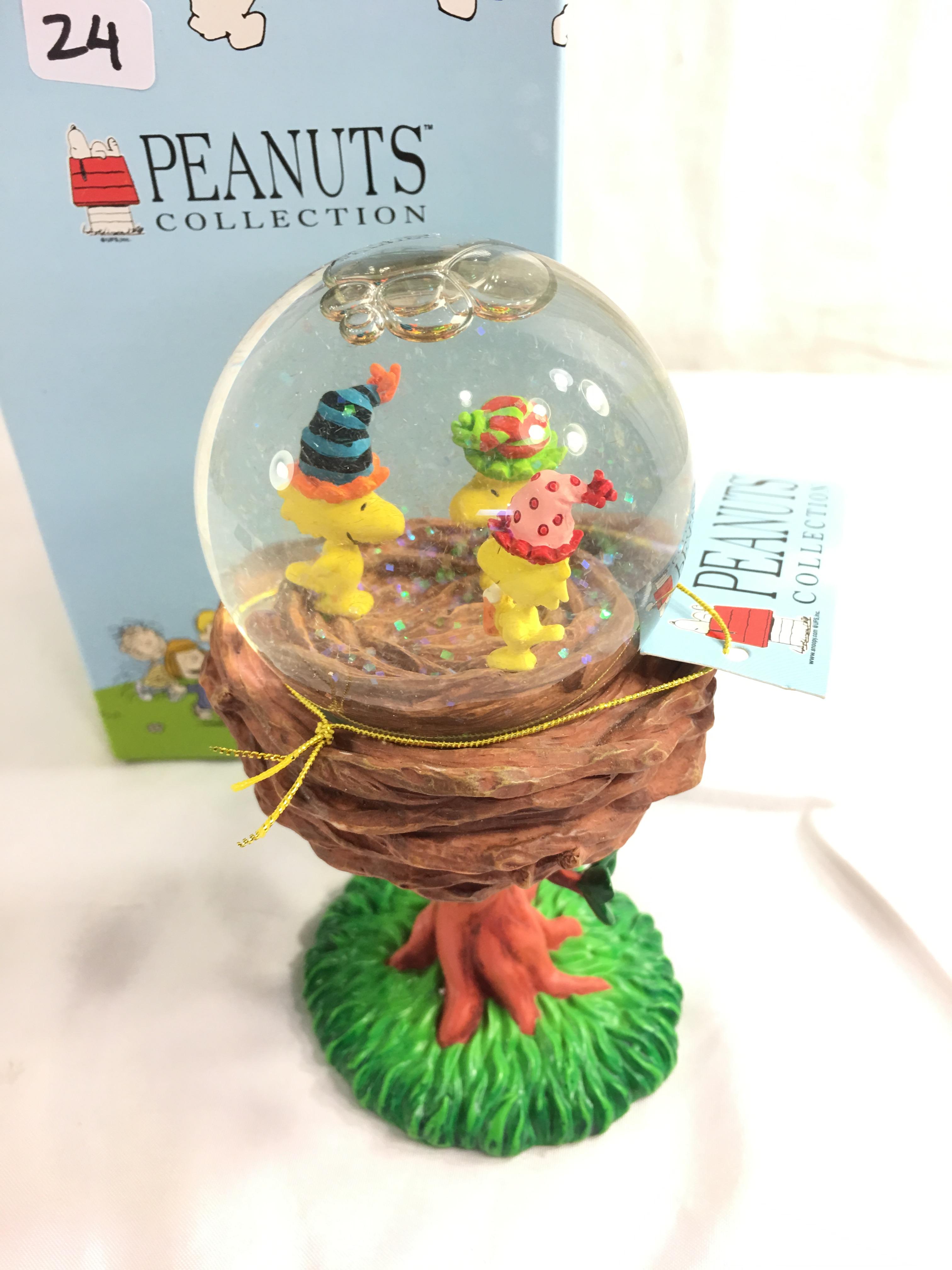 Collector Westland Peanuts Collection Happi-Nest Globe Size: 6.7/8"tall Box