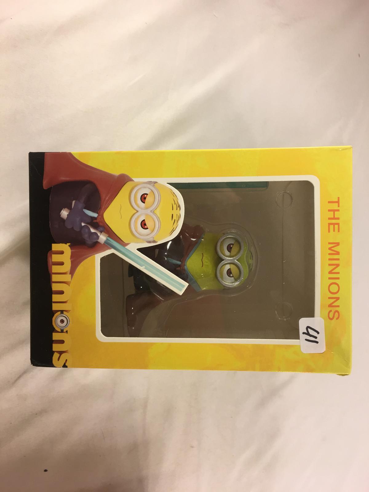 NIB Collector The Minions Star Wars Jedi Knight Action Figure B017 Box Size: 7"Tall Box