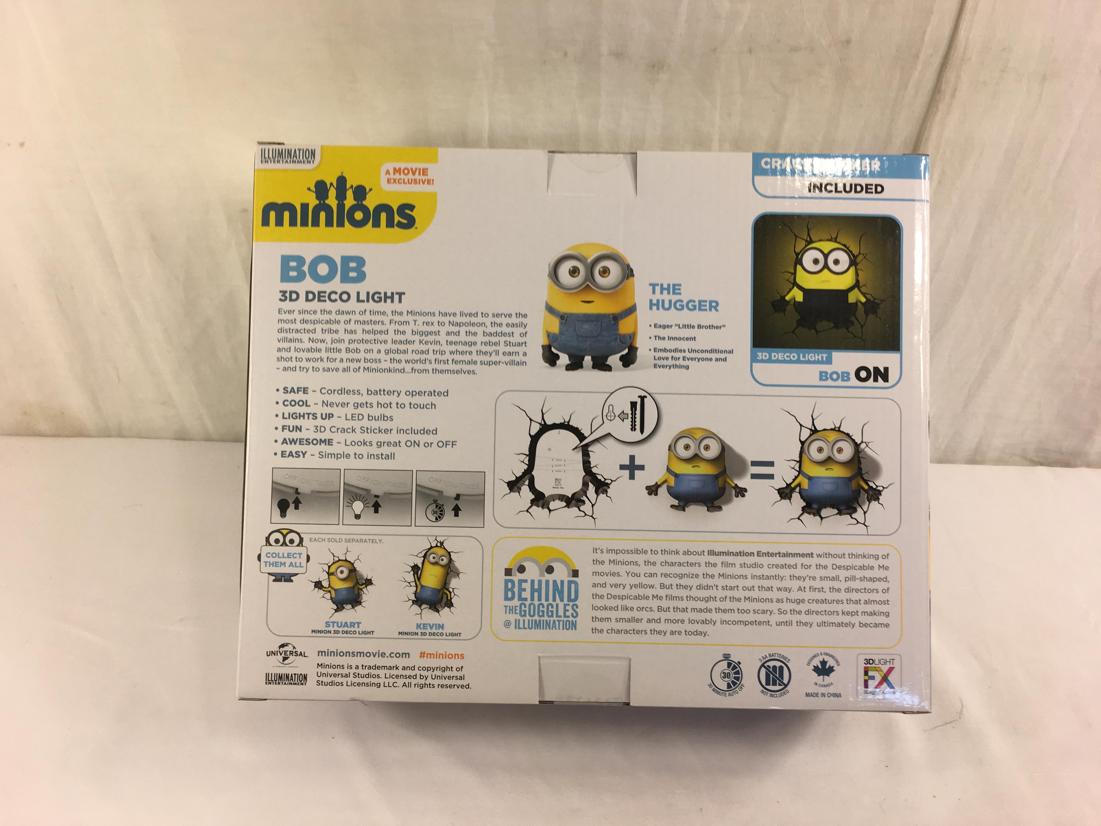 NIB Collector Illumination Entertainment Movie Exclusive Minion Bob Minion 3D Deco Light 10x12" Box