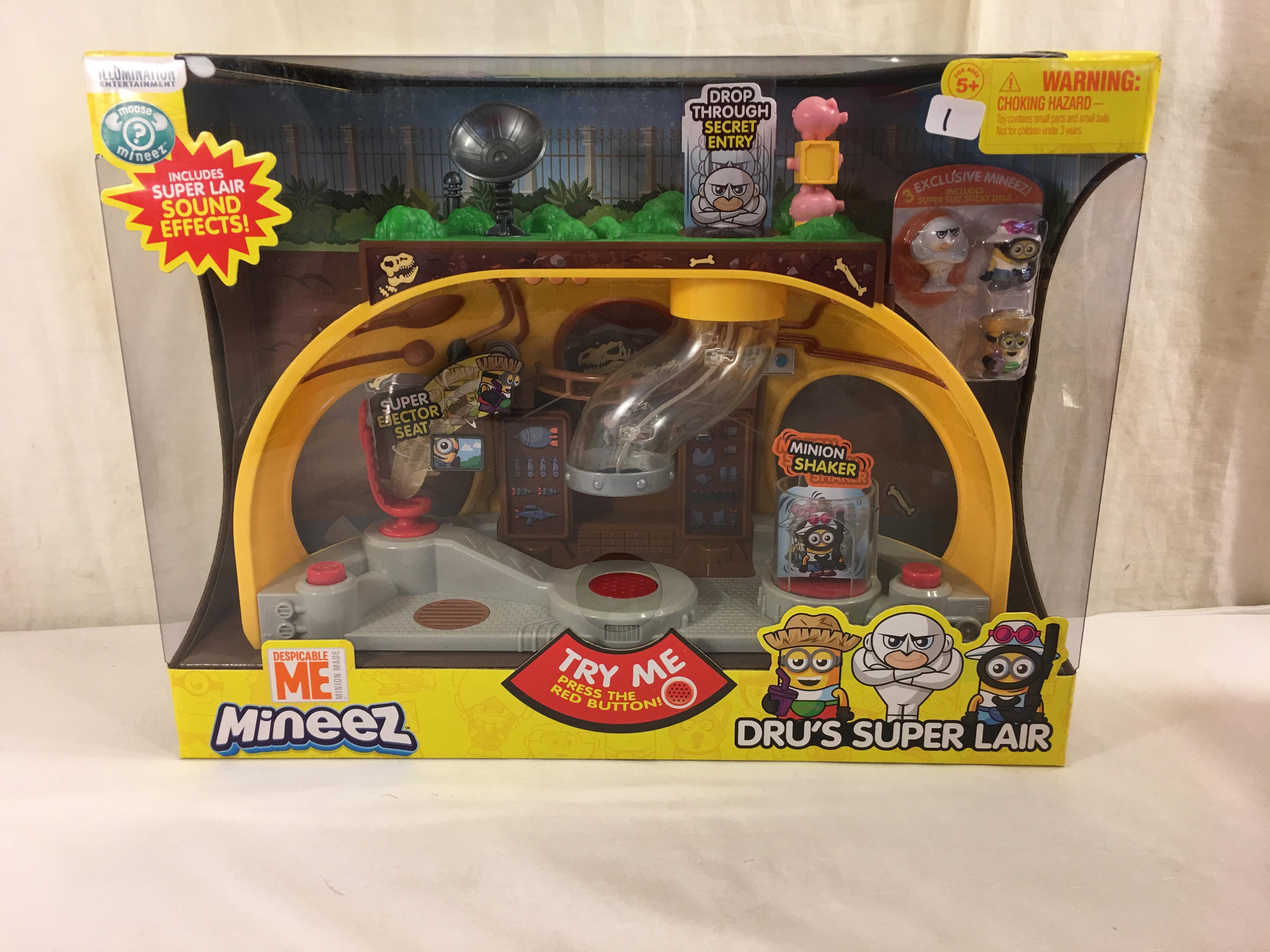 NIB Collector Illumination Minions Despicable Me Mineez Dru's Super Lair Box Size:15x11"Box