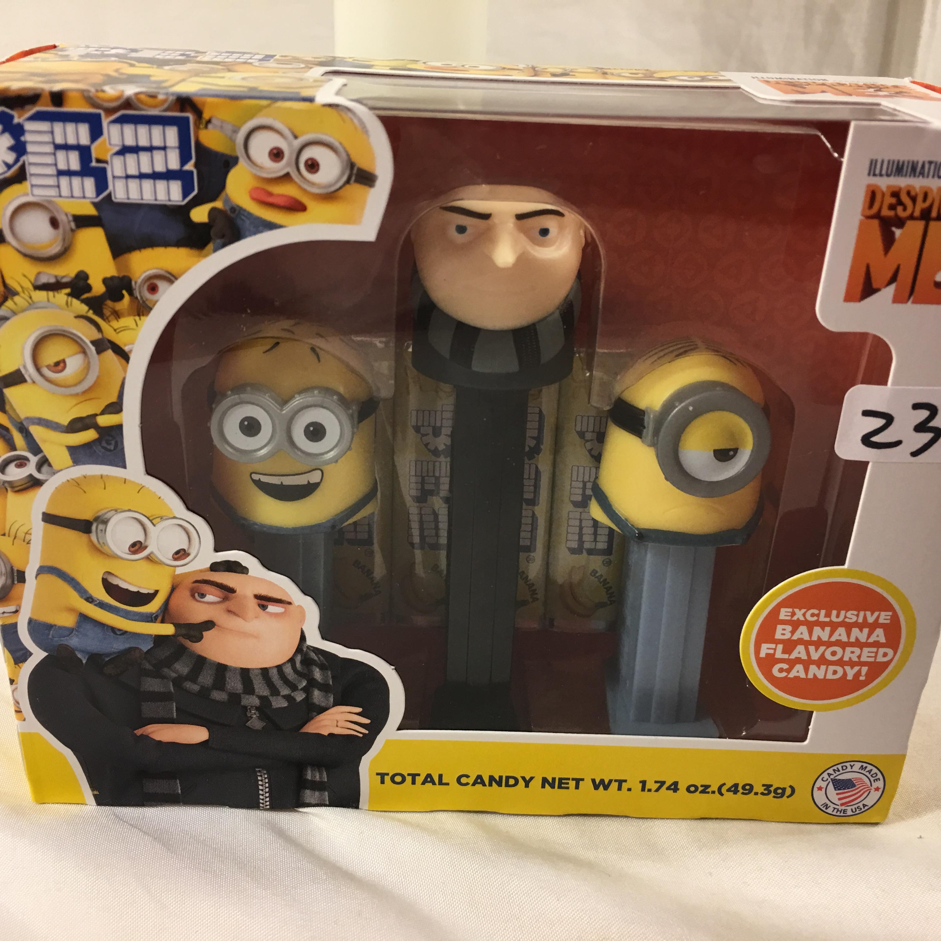 NIB Collector Illumination Minions Despicable Me 3 PEZ 5"Tall Box