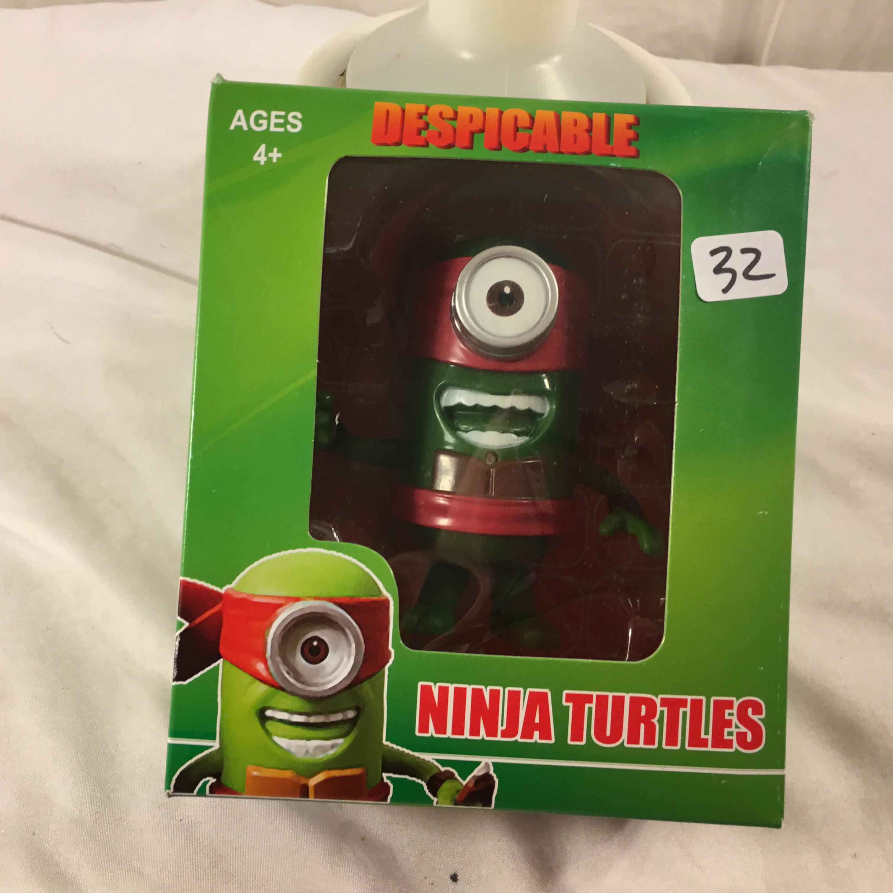 NIB Collector Super Warior Despicable Super- Heroes Action Figure "Ninja Turtles" 5.5"Tall Box