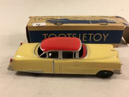 Collector Vintage Tootsietoy Cadillac 62 Sedan No.345  Made in USA Chicago Tin Car