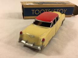 Collector Vintage Tootsietoy Cadillac 62 Sedan No.345  Made in USA Chicago Tin Car