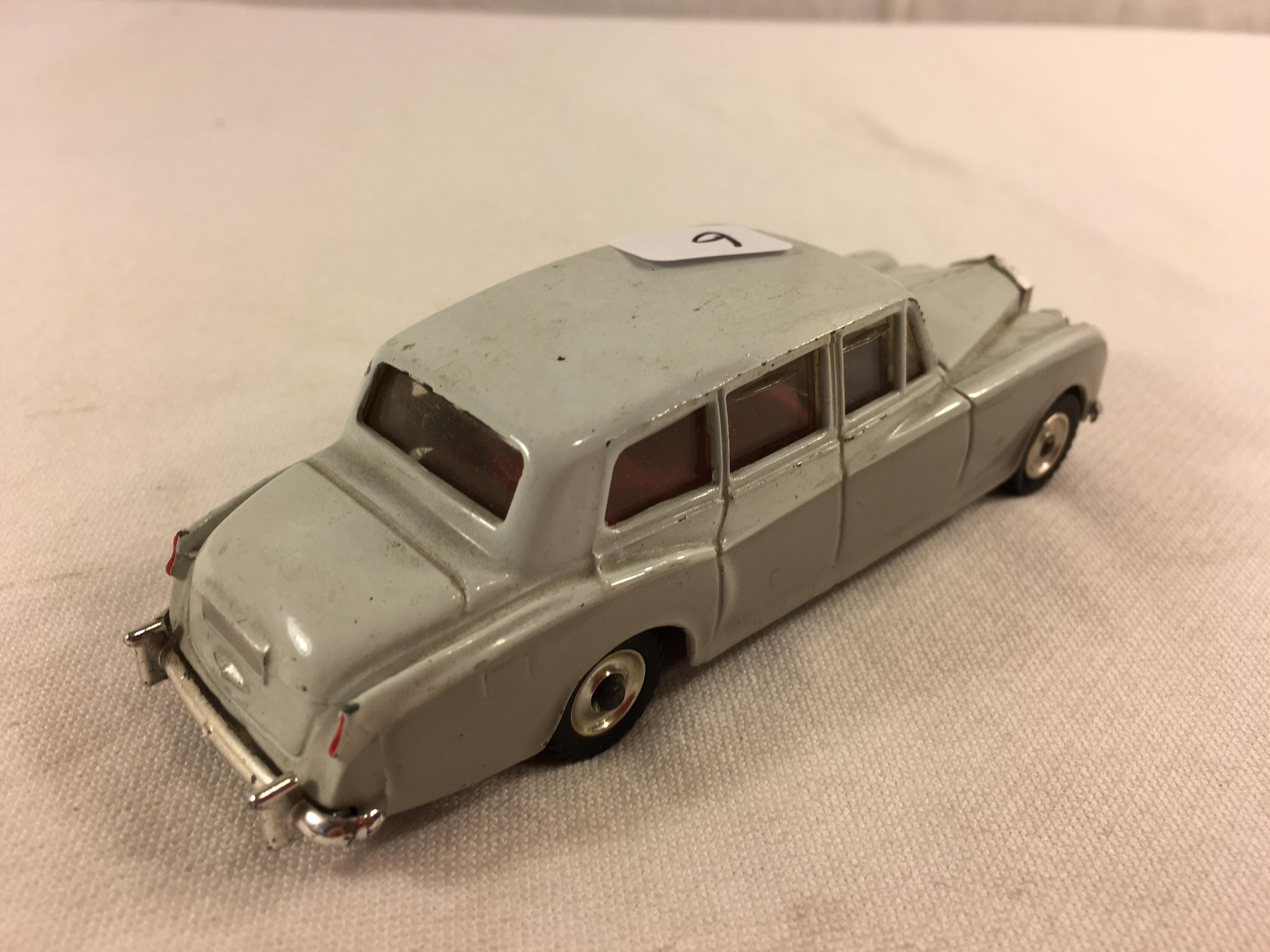 Collector Vintage Dinky Toys Rolls-Royce Phantom V 198 White Made in England DieCast Car