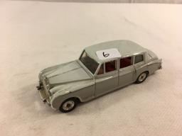 Collector Vintage Dinky Toys Rolls-Royce Phantom V 198 White Made in England DieCast Car