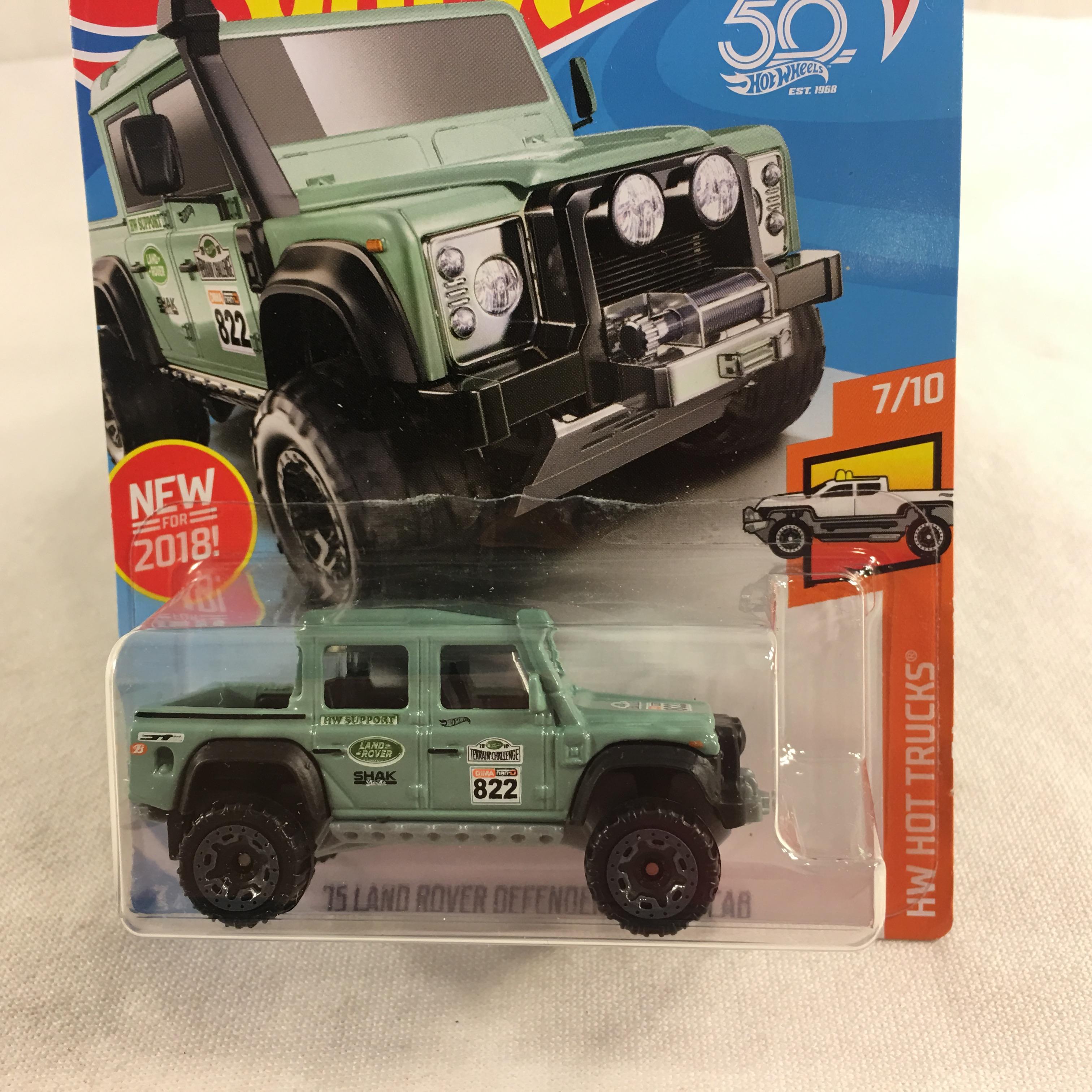 Collector NIP Hot wheels Mattel 1/64 Scale DieCast & Plastic Parts '15 Land Rover Defender Cab