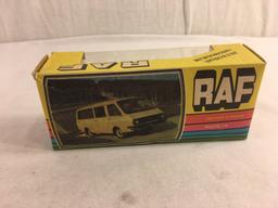 Collector Vintage Russian USSR Ambulance RAF-M 22031 1:43 Diecast Toy Soviet Scale Model Car