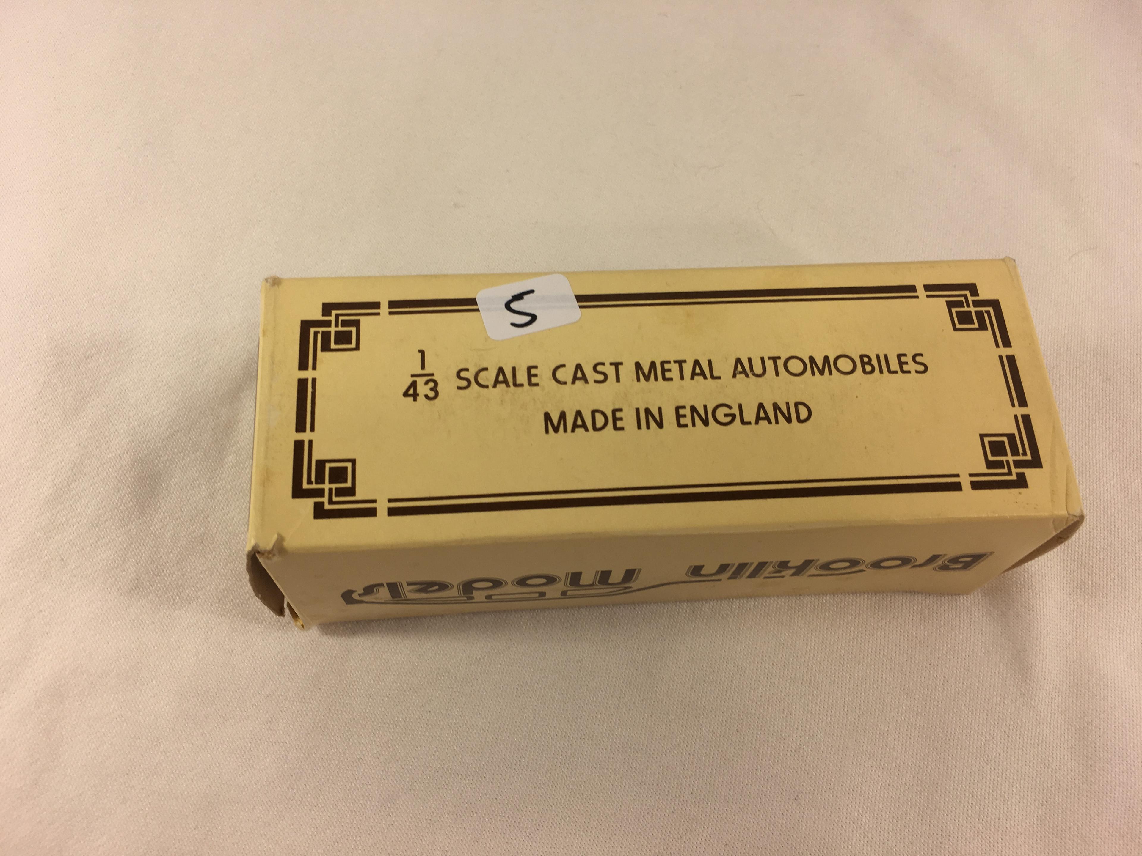 Collector Loose In Box Metal Automobiles Brooklin Models Made In England Scale 1/43